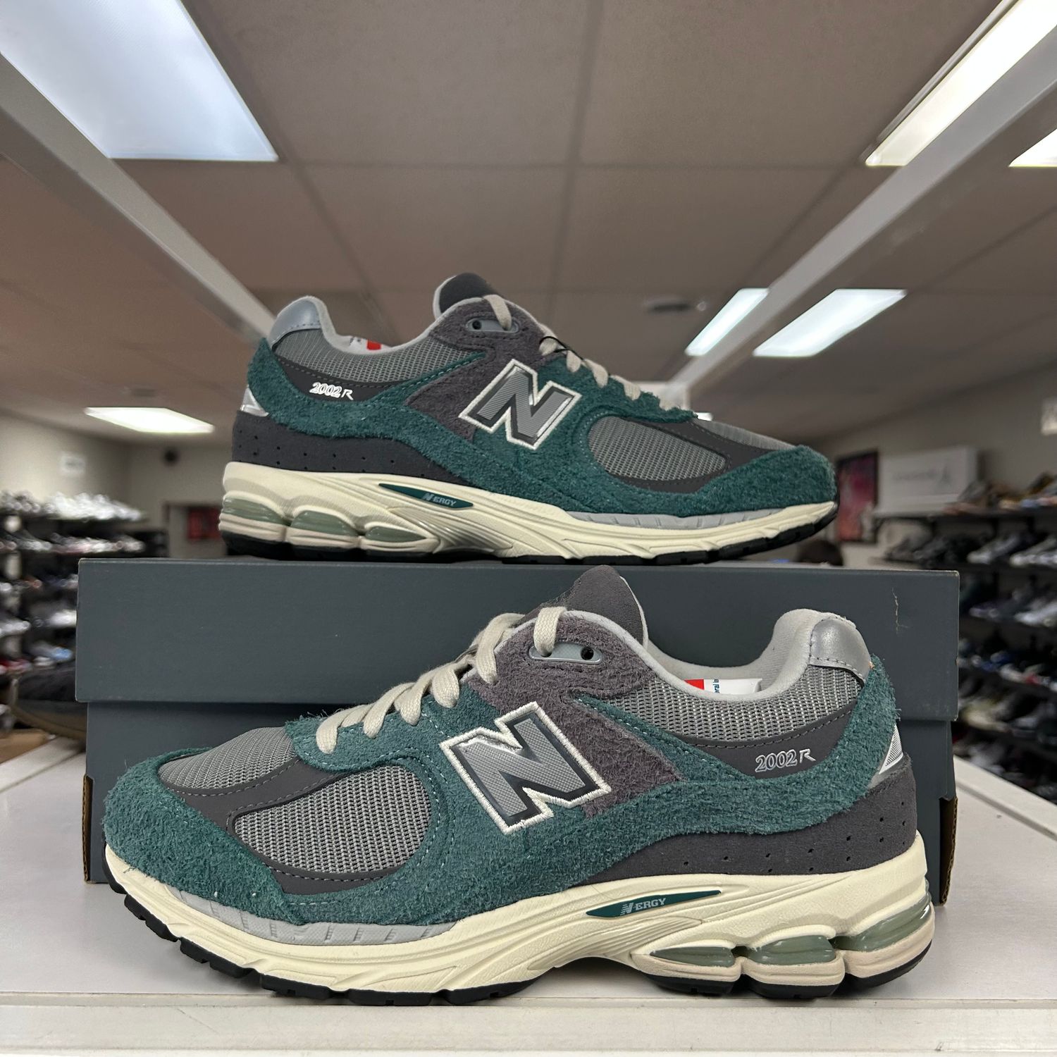 PO RB NEW BALANCE 2002R NEW SPRUCE MAGNET SX SIZE 8