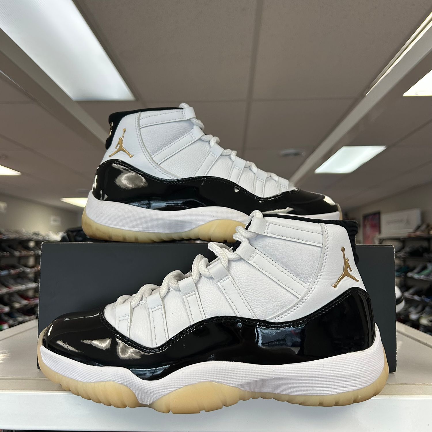 PO3 AIR JORDAN 11 GRATITUDE SIZE (SX) 8.5