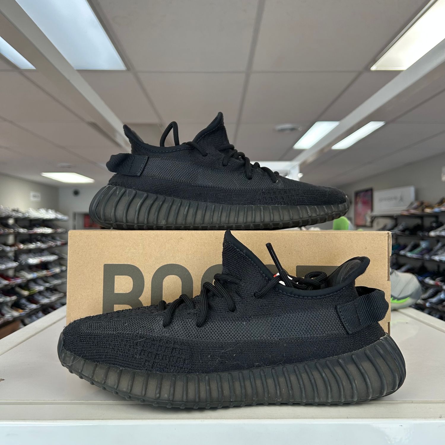PO ADIDAS YEEZY 350 ONYX (SX) SIZE 8.5