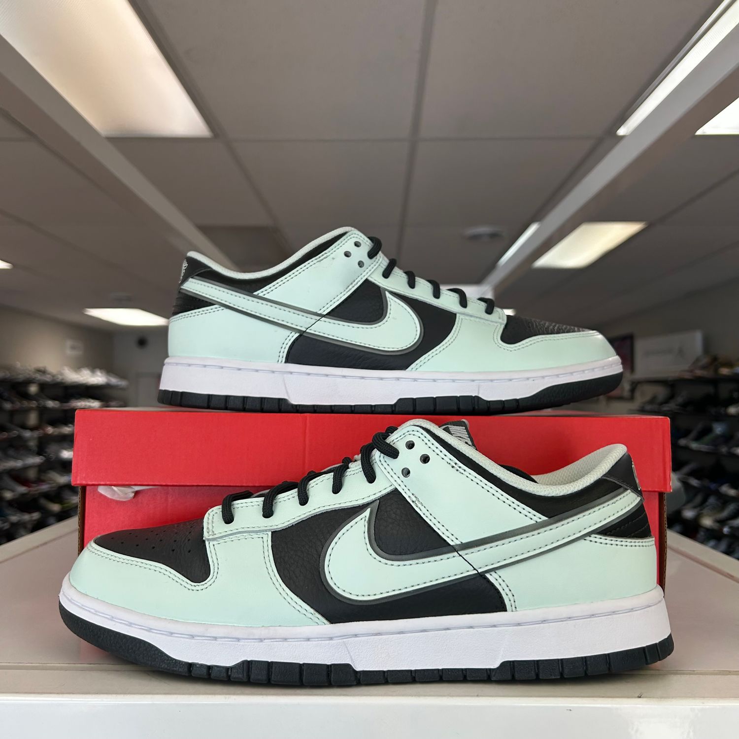 PO NIKE DUNK LOW DARK SMOKE GREY BARELY GREEN SX SIZE 10.5