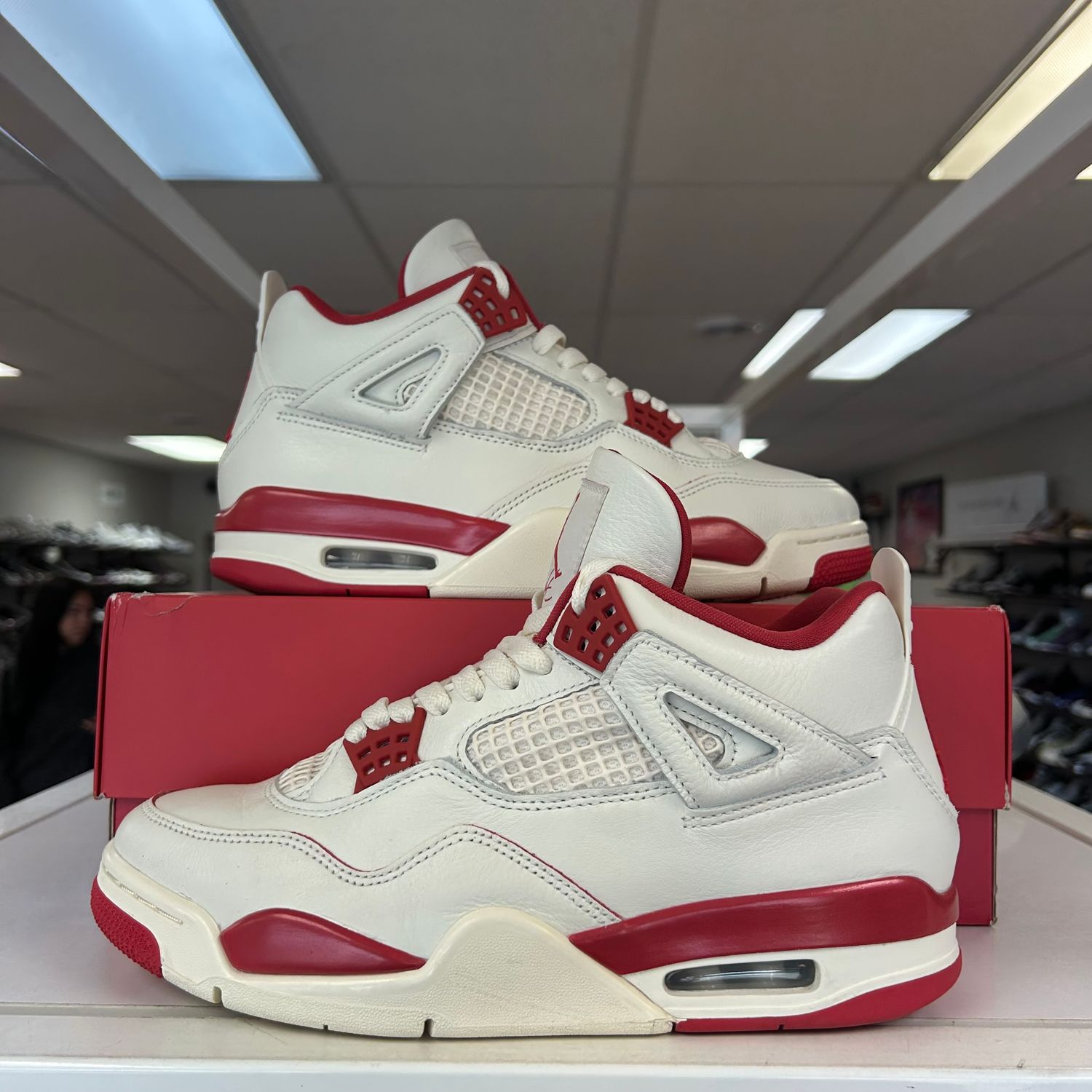PO AIR JORDAN 4 VALENTINES DAY SX 8.5M/10W