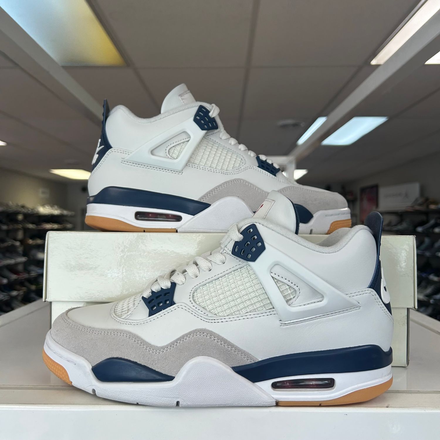 PO AIR JORDAN 4 SB NAVY SX SIZE 8.5
