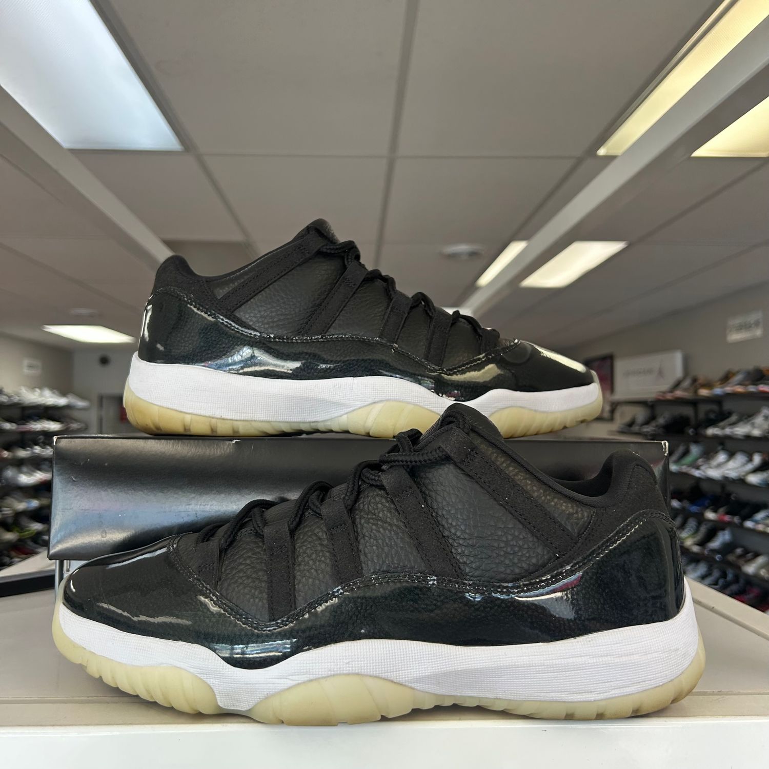 PO AIR JORDAN 11 RETRO 72-10 LOW SX SIZE 13