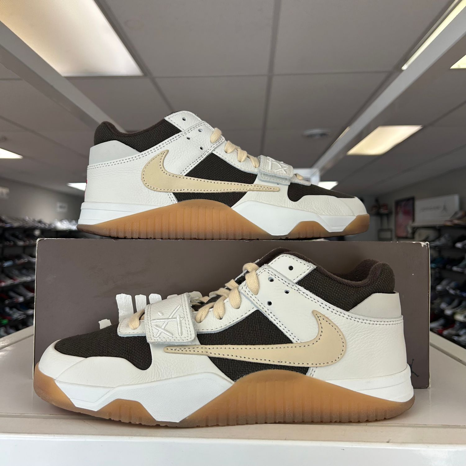 PO JORDAN JUMPMAN JACK TR TRAVIS SCOTT SAIL SIZE 11