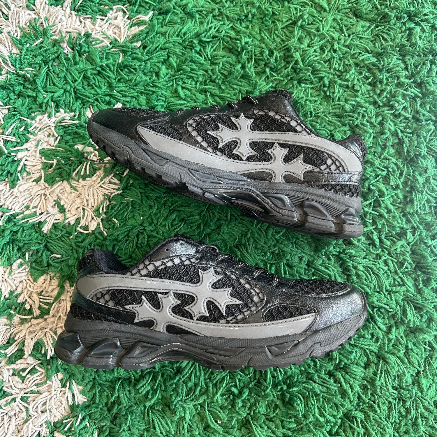 PO NB BRAVEST STUDIOS KROSS KOUNTRY RUNNER TRIPLE BLACK (SX) SIZE 9