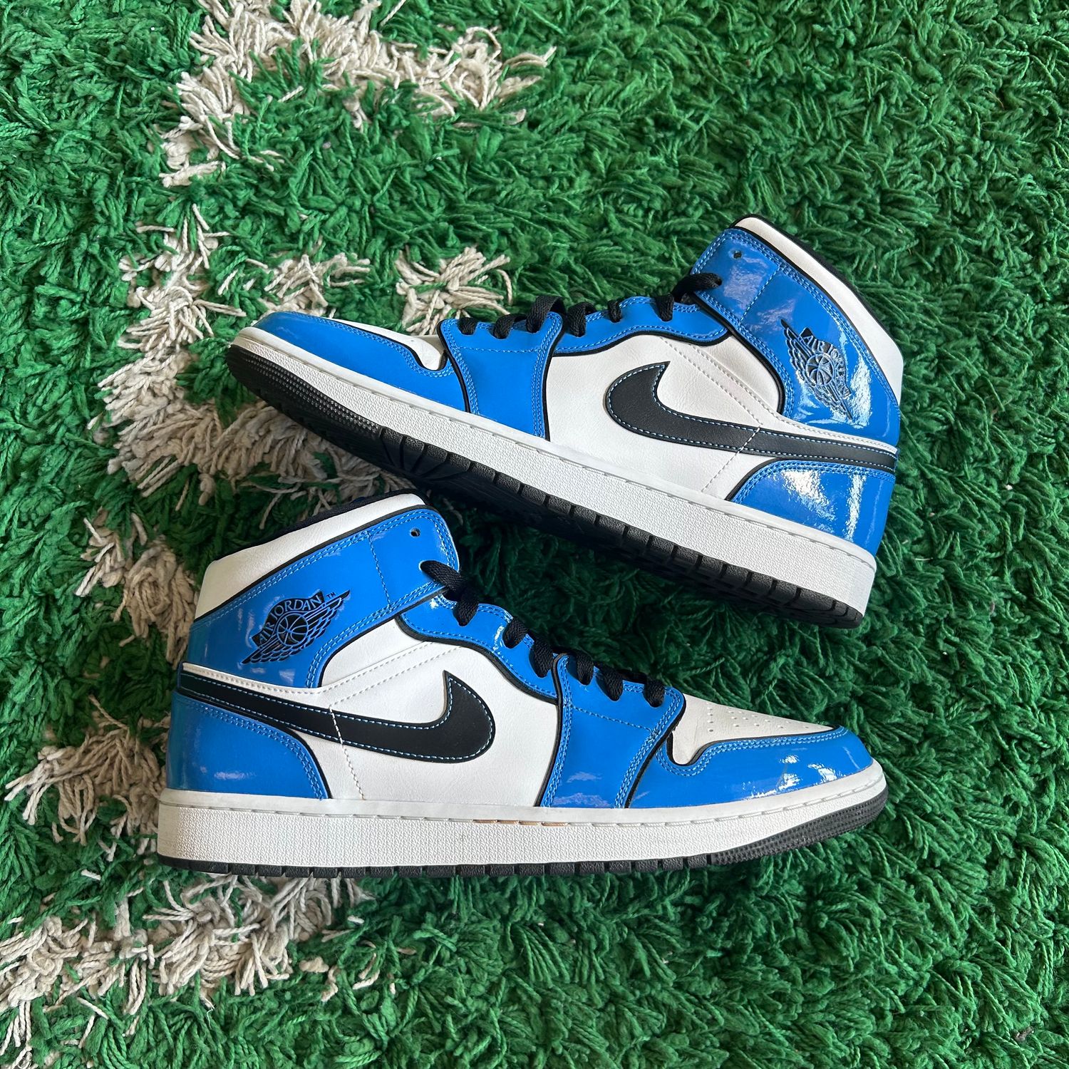 PO NB AIR JORDAN 1 MID SIGNAL BLUE (SX) SIZE 12