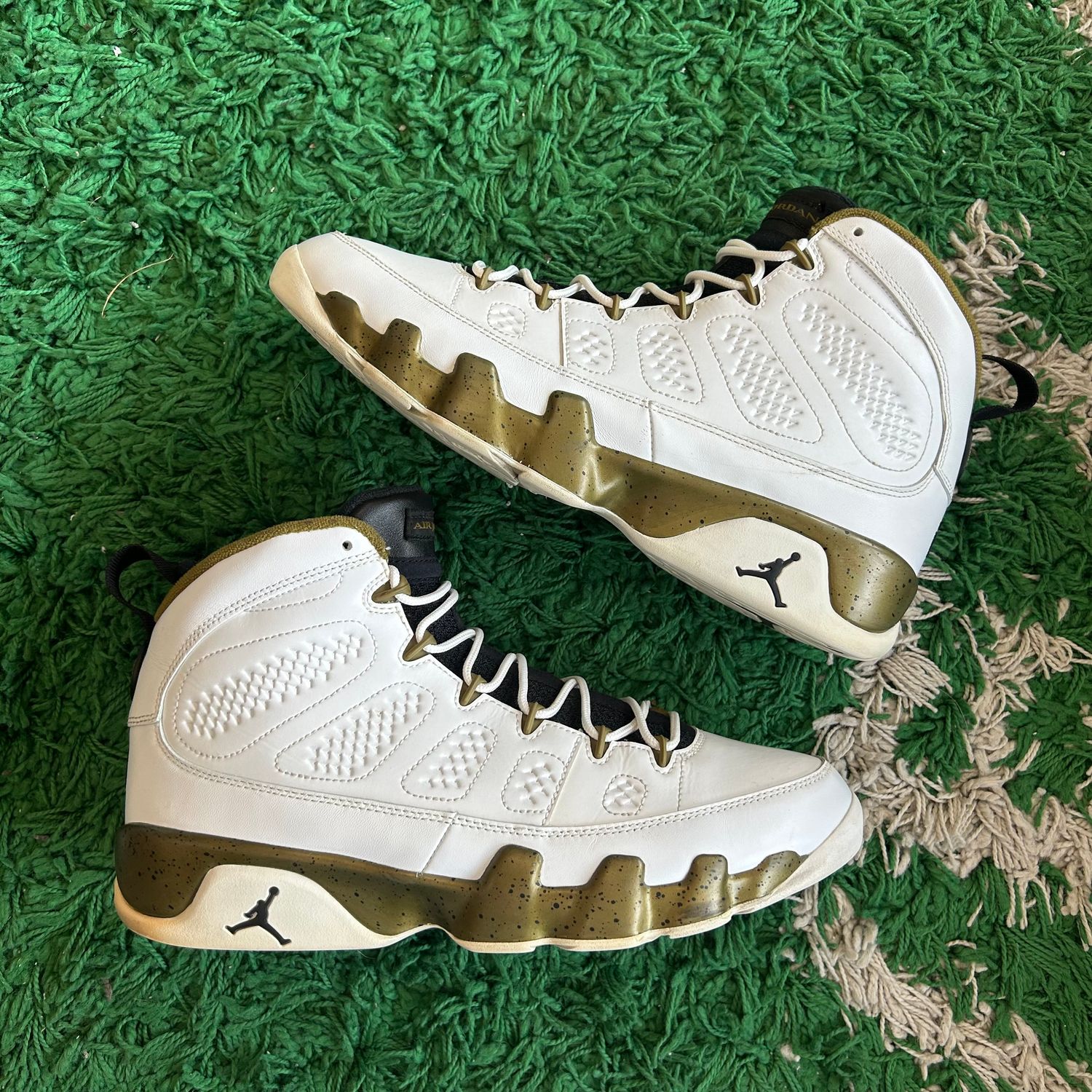 PO NB AIR JORDAN 9 RETRO STATUE (SX) SIZE 12