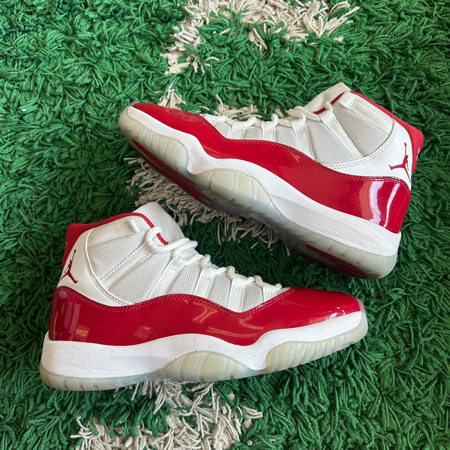 PO NB AIR JORDAN 11 RETRO CHERRY (2022) (SX) SIZE 8.5