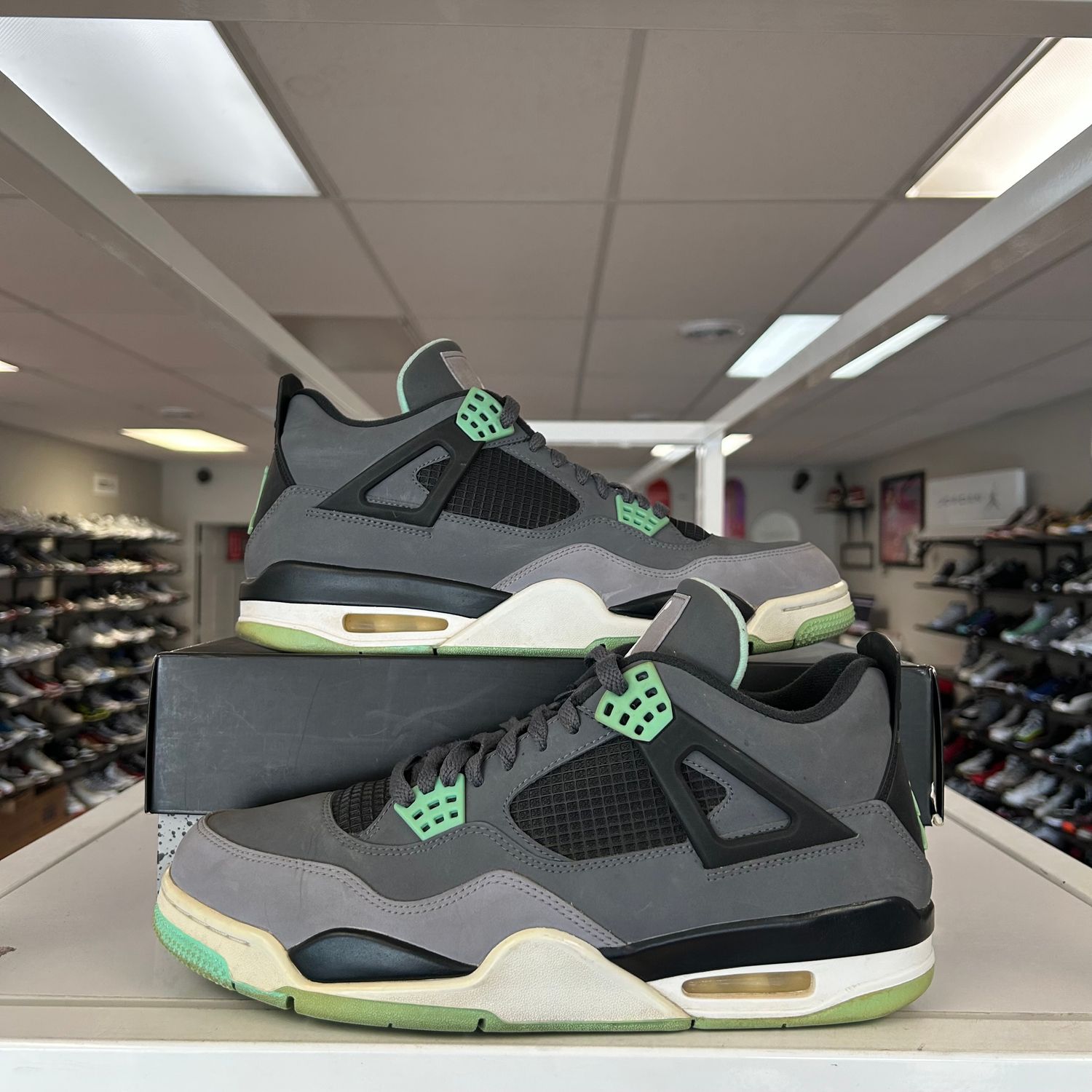 PO AIR JORDAN 4 RETRO GREEN GLOW (SX) SIZE 11.5