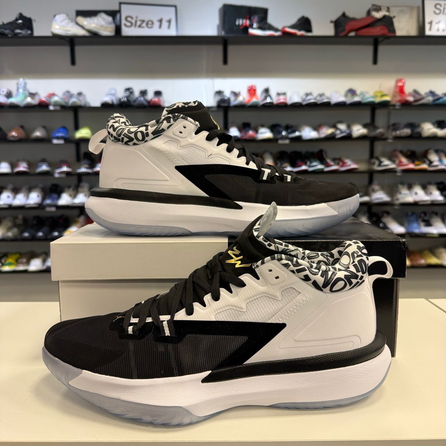 NEW AIR JORDAN ZION 1 BLACK WHITE (SX)