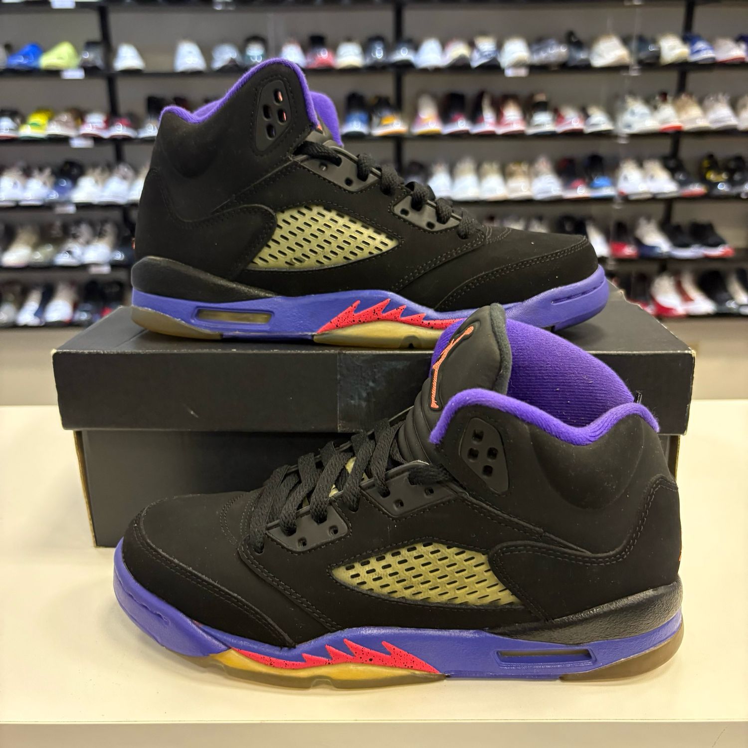 PO AIR JORDAN 5 FIERCE PURPLE (2016) SIZE 5.5Y