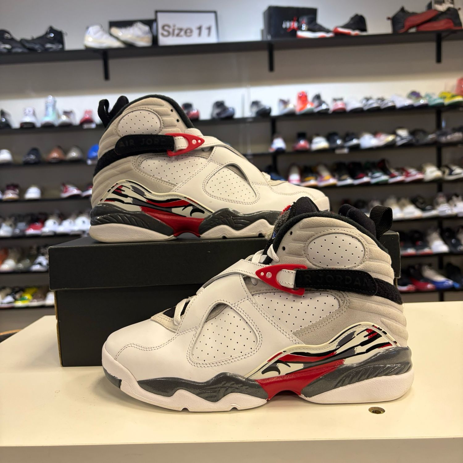 PO AIR JORDAN 8 RETRO BUGS BUNNY WHITE TRUE RED (2025) SIZE 7Y