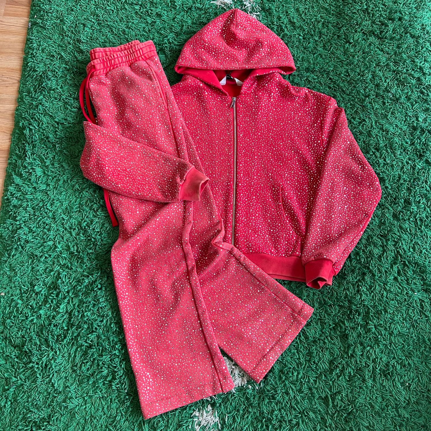 PO STOLEN ARTS RED GEMS SWEATSUIT SIZE M
