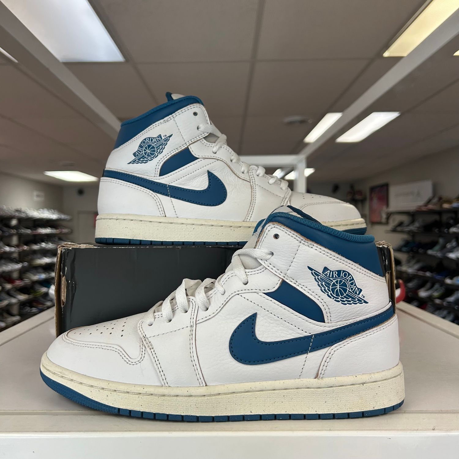 PO AIR JORDAN 1 MID SE INDUSTRIAL BLUE (SX) SIZE 9