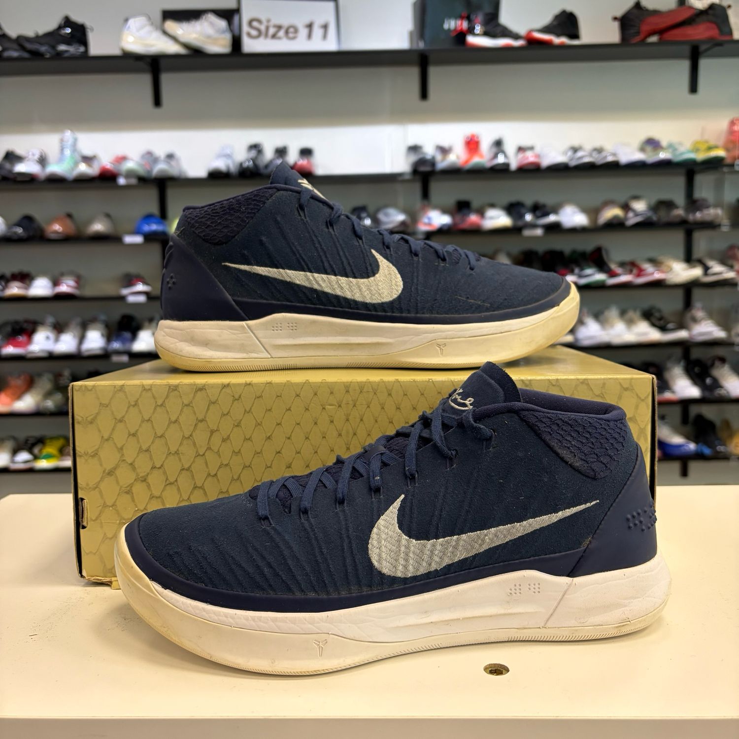 PO (NO LID) NIKE KOBE AD MID TB MIDNIGHT NAVY SIZE 10