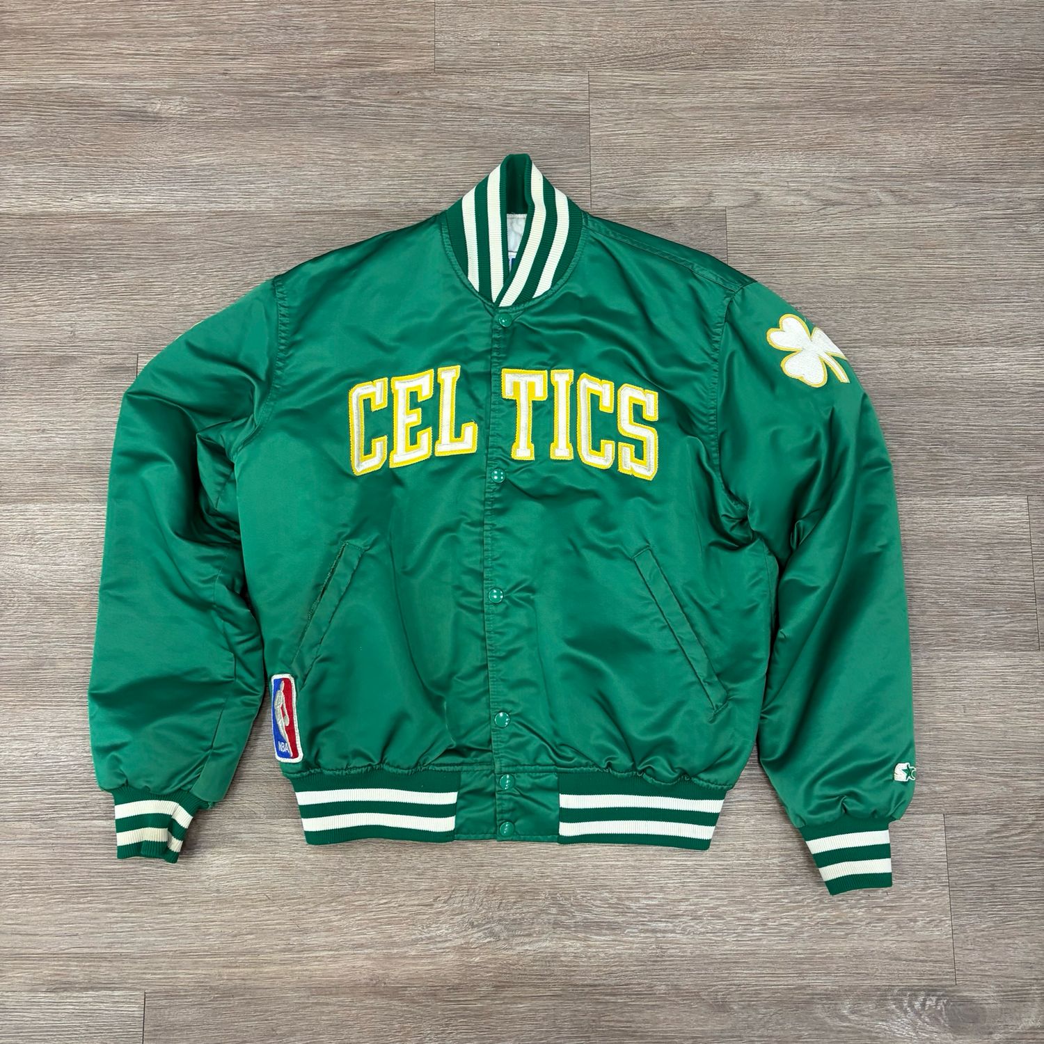 VINTAGE BOSTON CELTICS SATIN BOMBER STARTER JACKET SIZE L