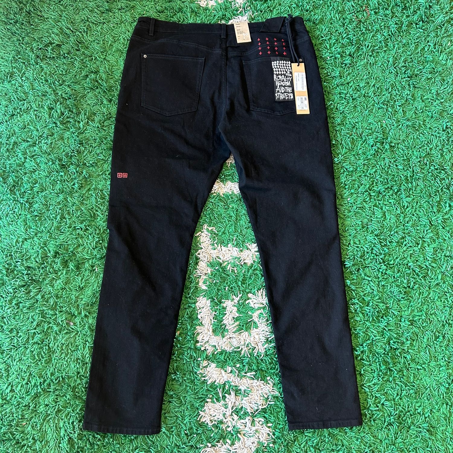 NEW KSUBI BLACK WITH HINTS OF RED SIZE 40