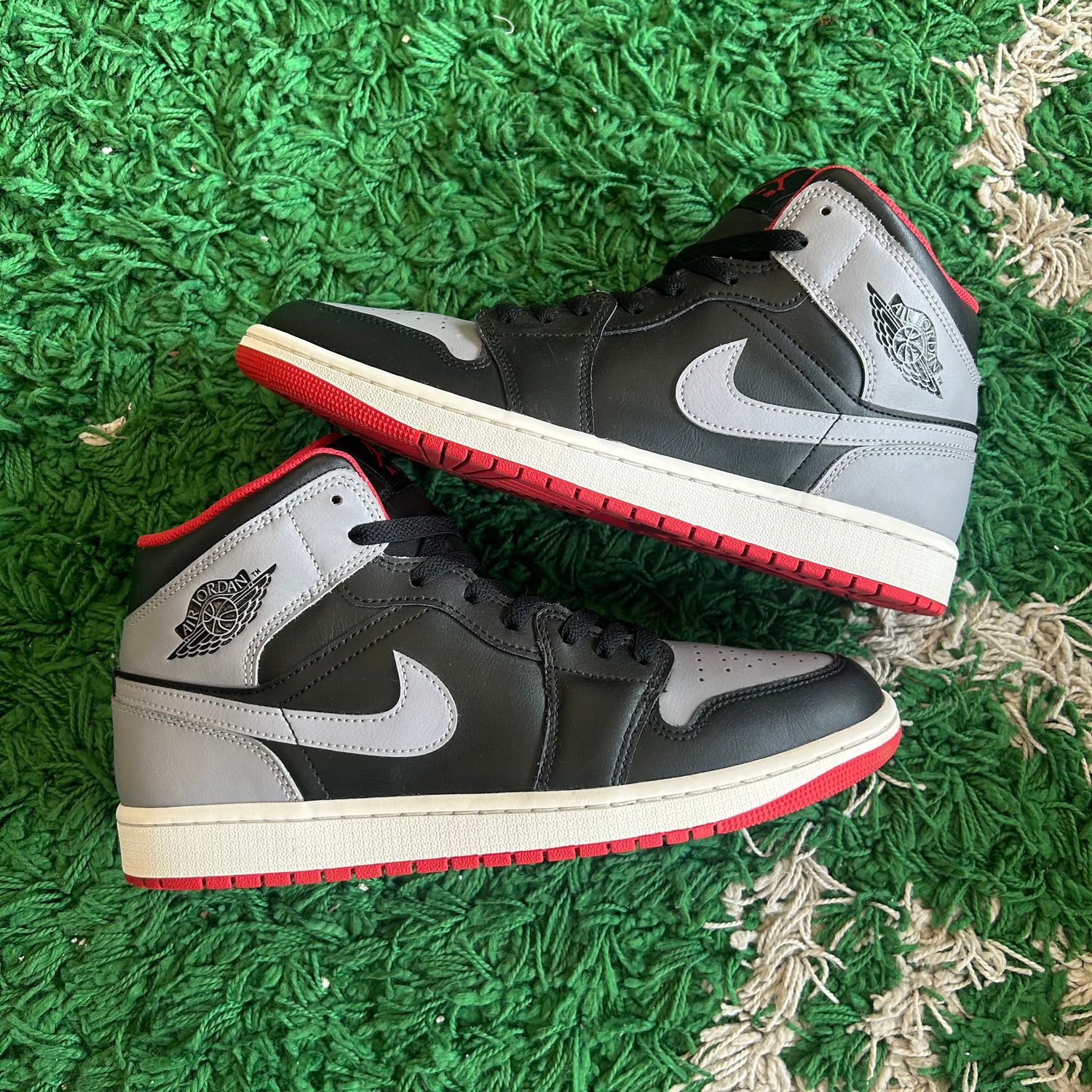 PO NB AIR JORDAN 1 MID BRED SHADOW (SX) SIZE 10.5