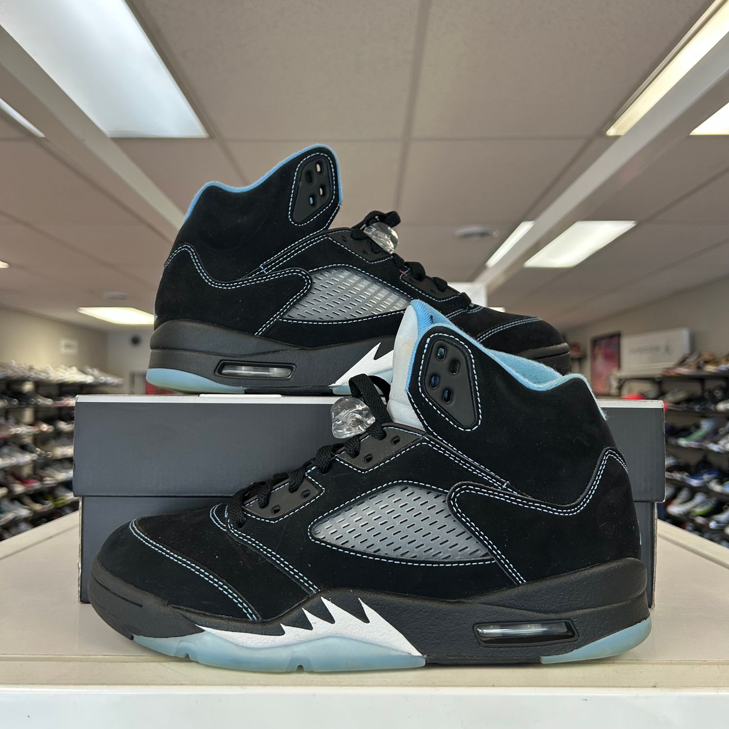 PO RB (NO INSOLES) AIR JORDAN 5 BLACK UNIVERSITY BLUE (2026) (SX) SIZE 8.5