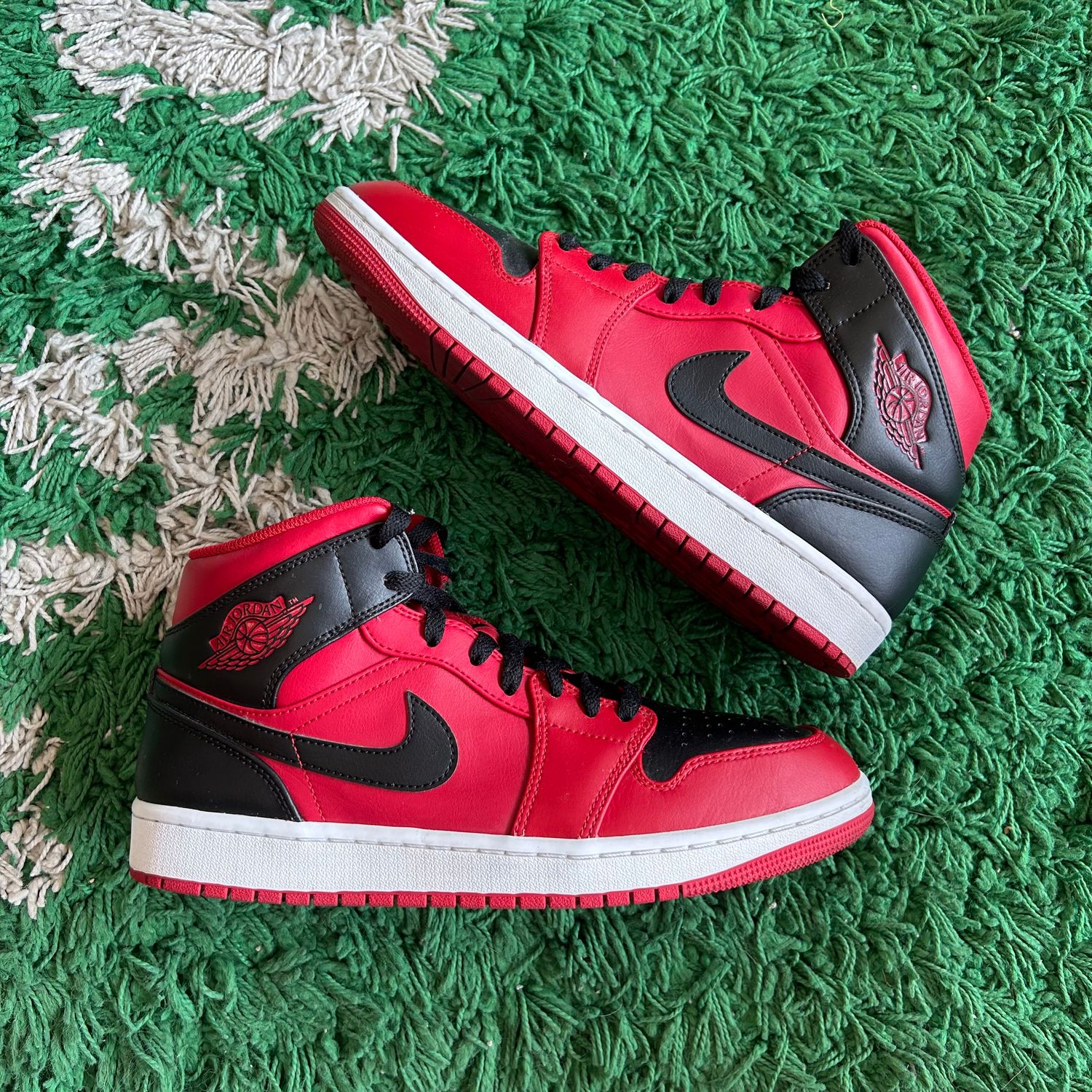 PO NB AIR JORDAN 1 MID REVERSE BRED (SX) SIZE 9.5