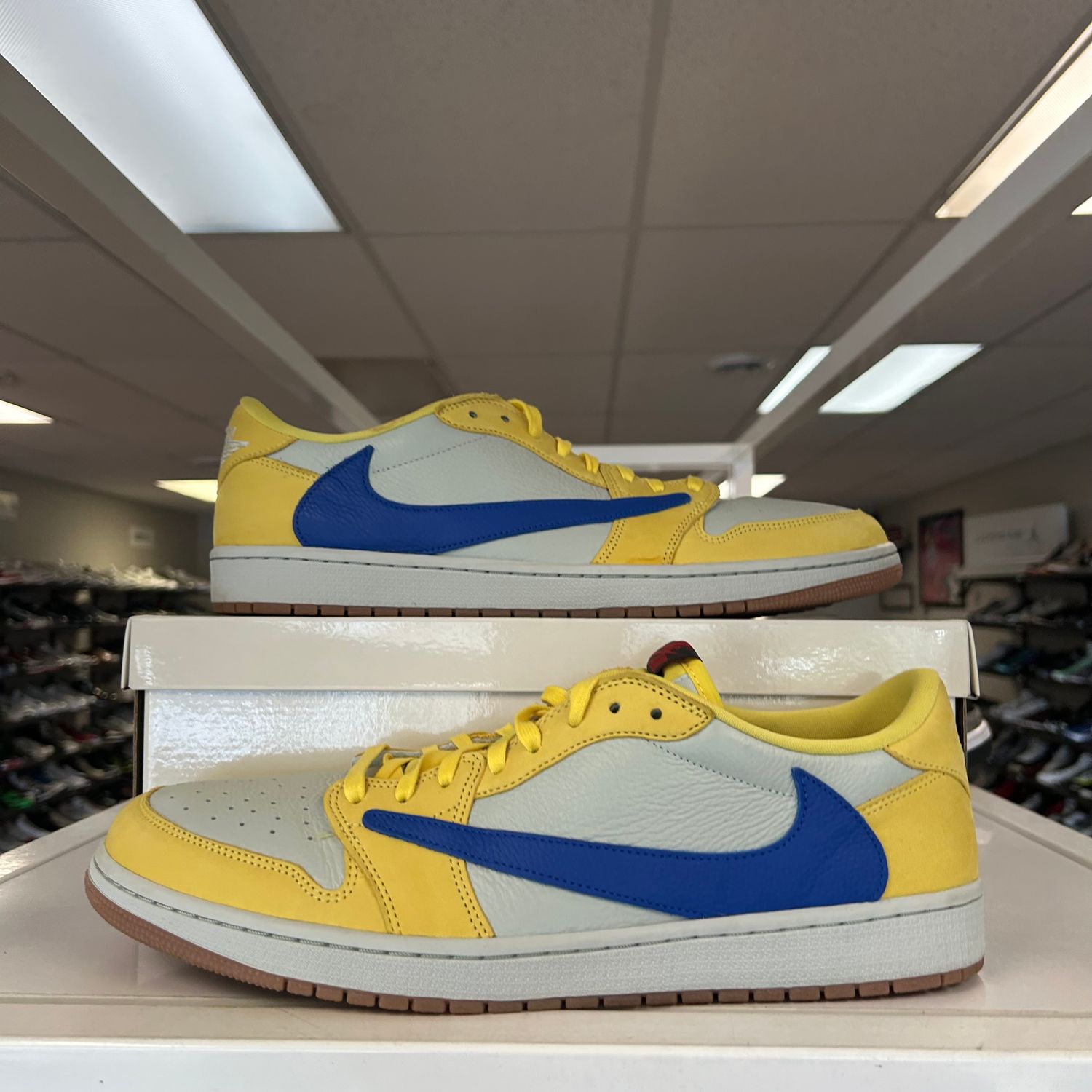 PO AIR JORDAN 1 LOW TRAVIS SCOTT CANARY (WOMENS) (SX) SIZE 16.5W
