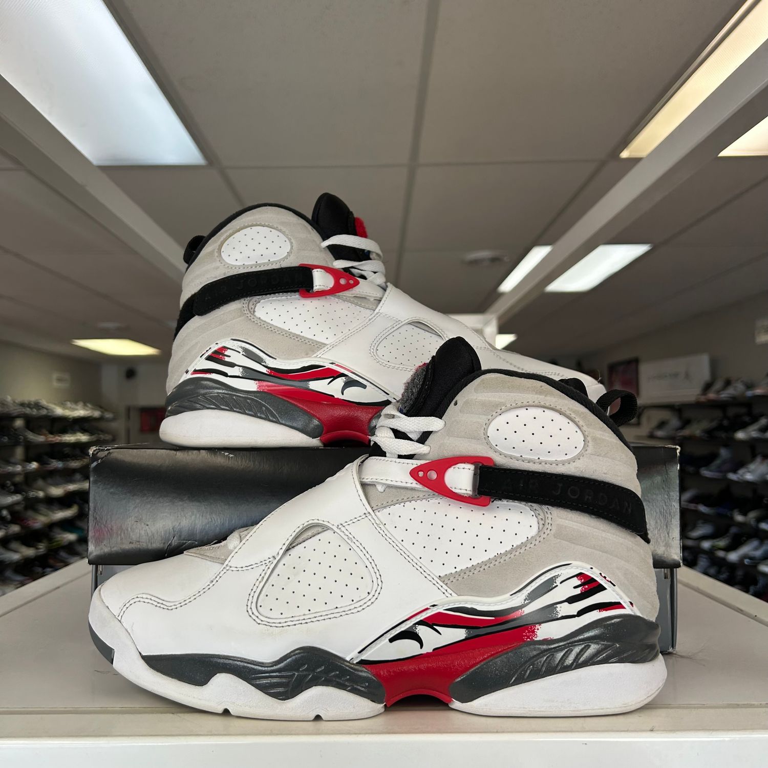 PO RB AIR JORDAN 8 RETRO BUGS BUNNY WHITE TRUE RED (2025) (SX) SIZE 10.5