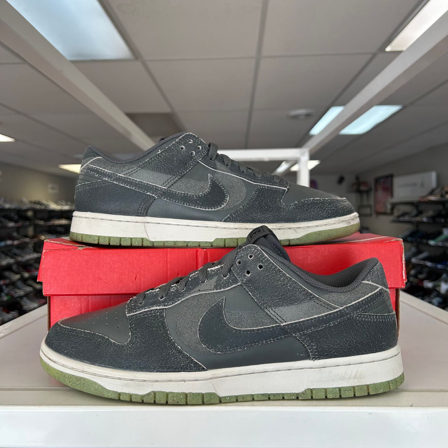 PO2 NIKE DUNK LOW HALLOWEEN (SX) SIZE 10.5