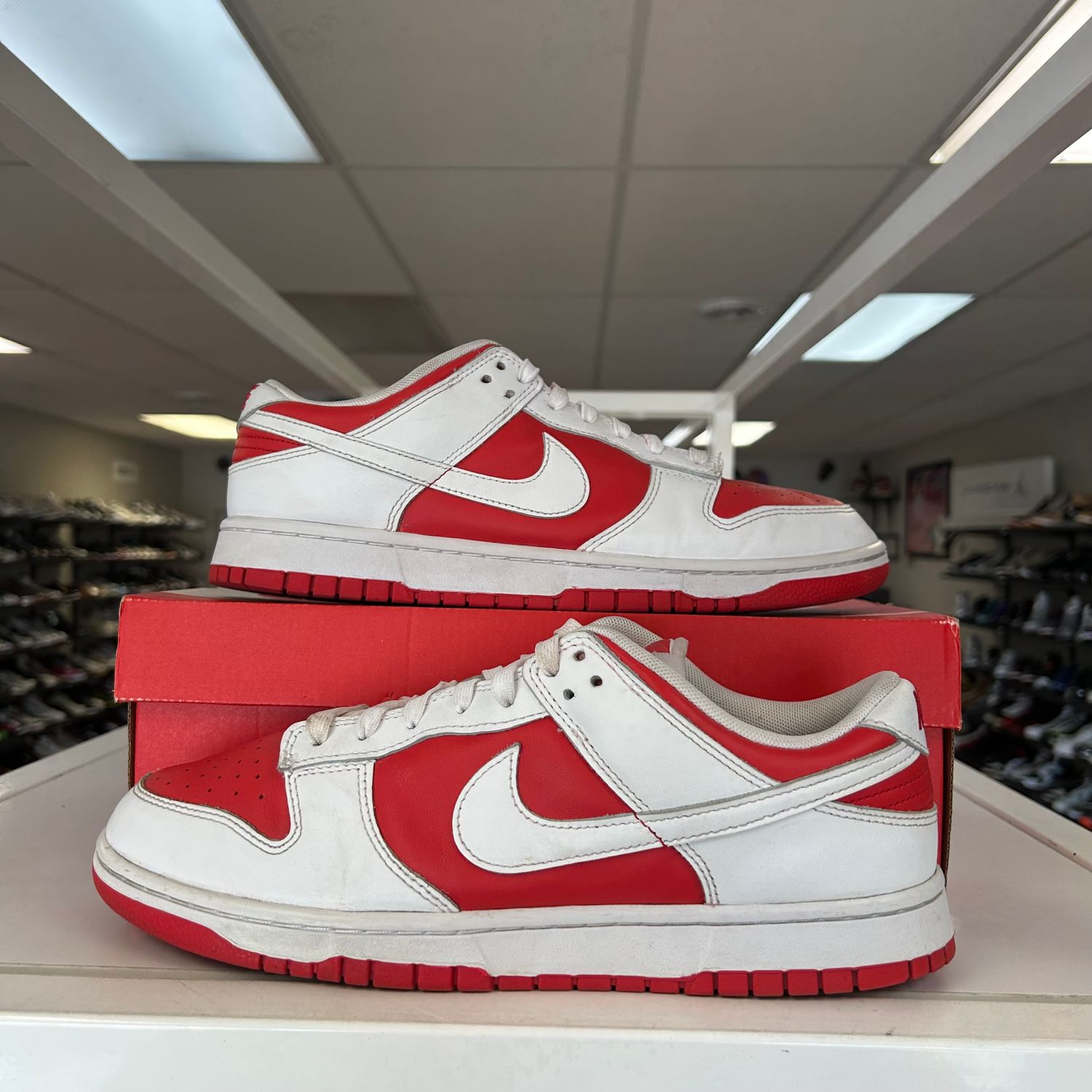 PO2 NIKE DUNK LOW CHAMPIONSHIP RED (SX) SIZE 11