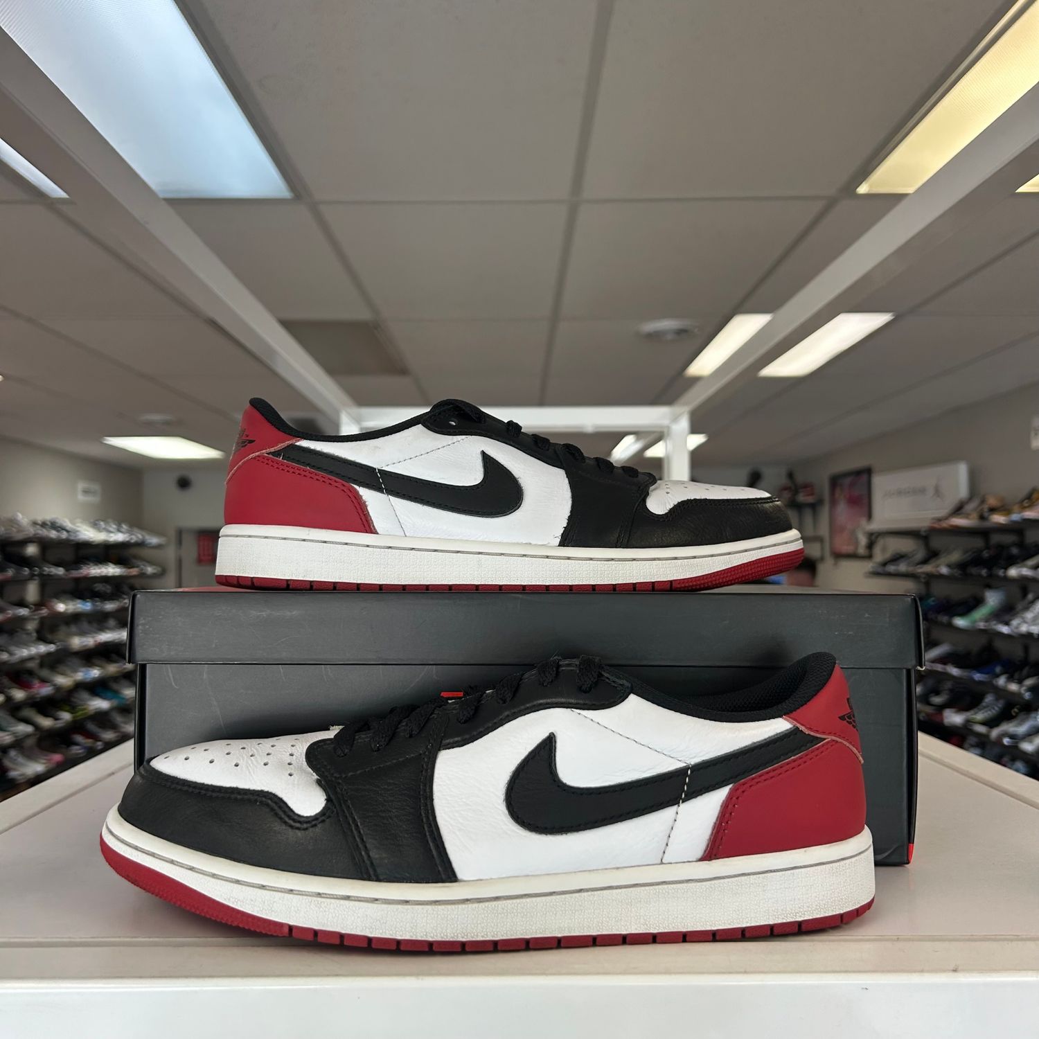 PO3 AIR JORDAN 1 LOW BLACK TOE (SX) SIZE 10.5