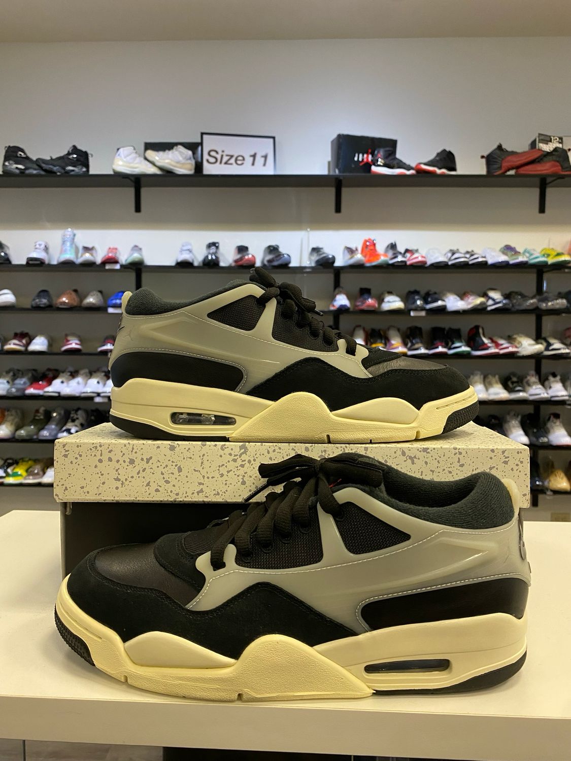 PO NB AIR JORDAN 4 RM BLACK SAIL SIZE 10