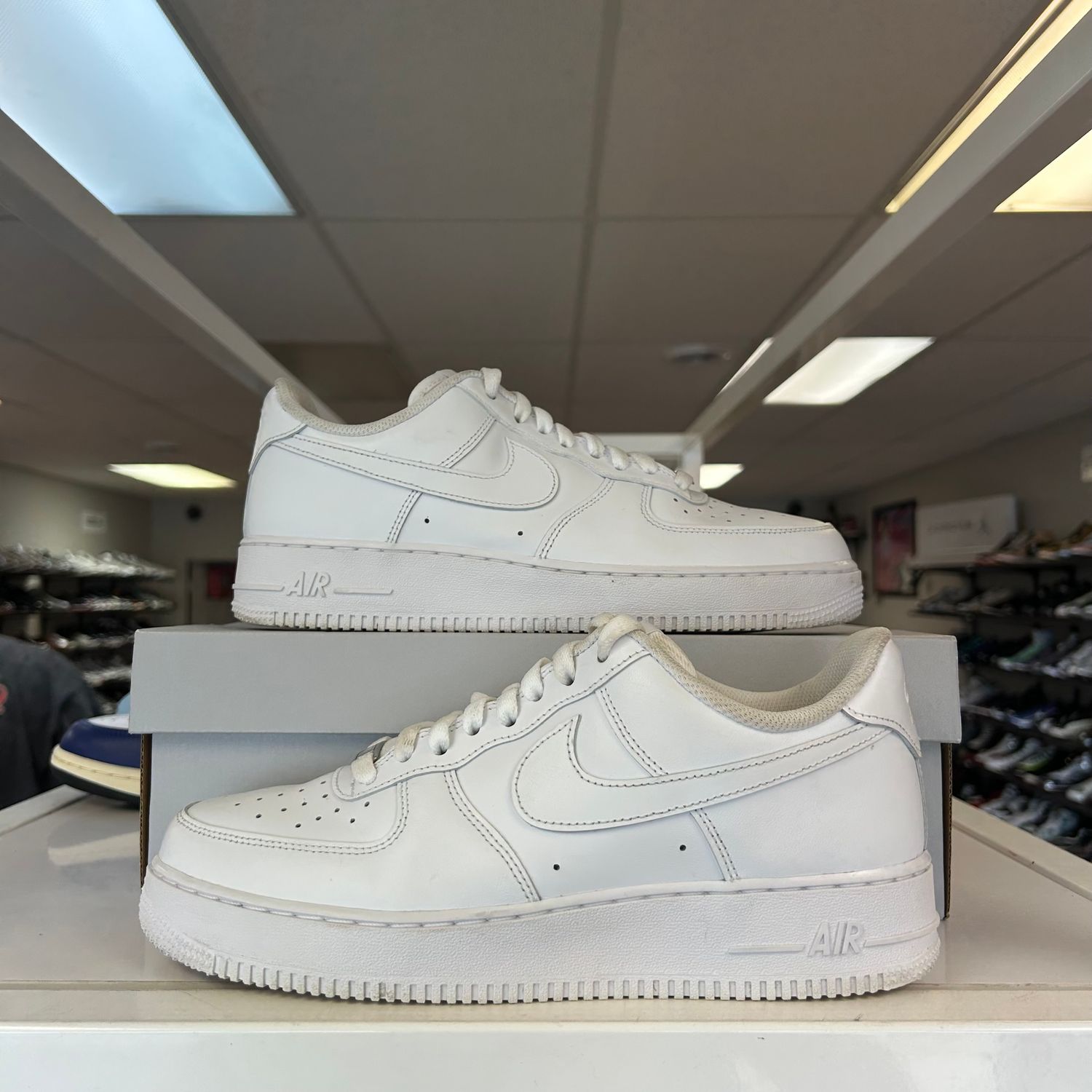 PO2 NIKE AIR FORCE 1 LOW '07 WHITE (SX) SIZE 9