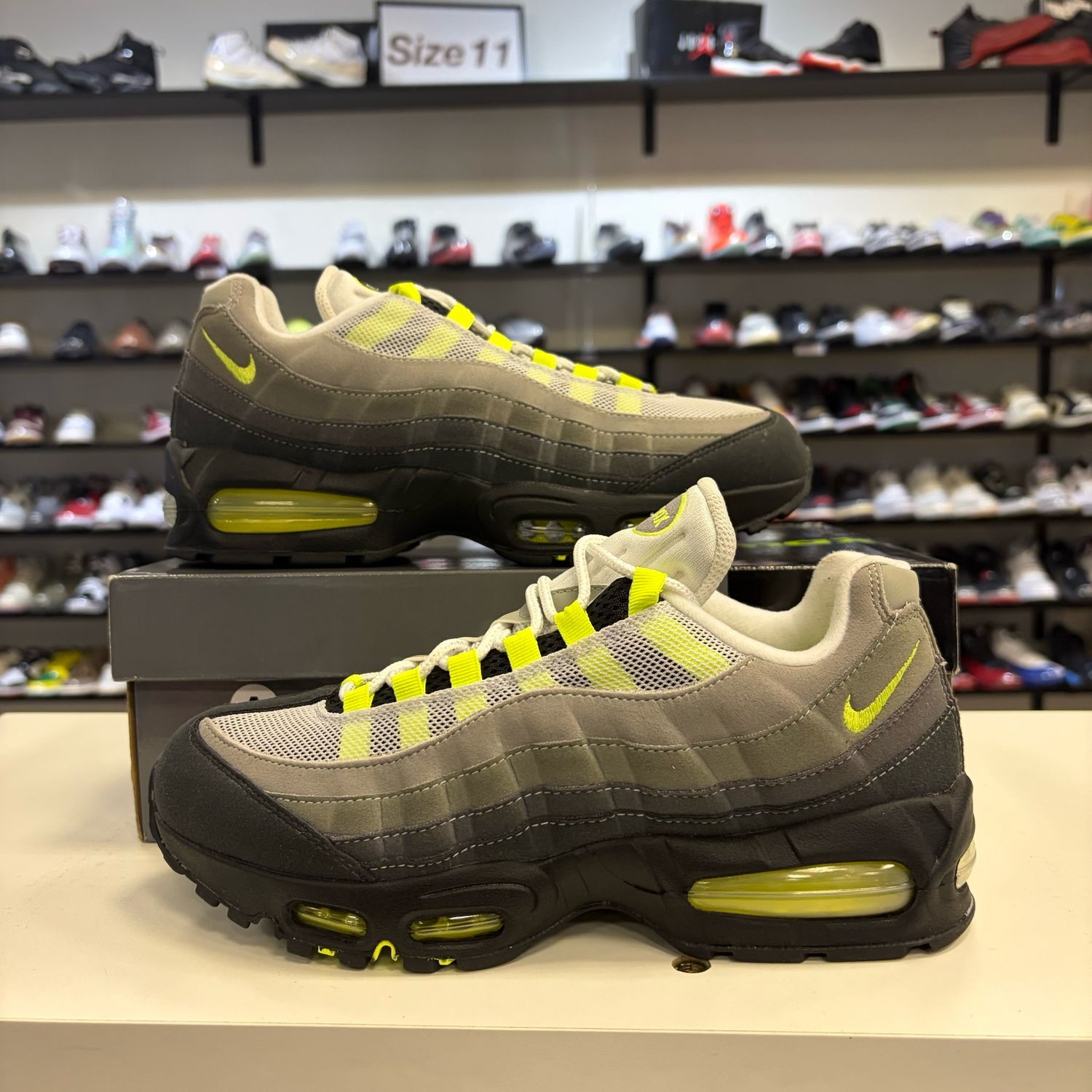 PO NIKE AIR MAX 95 OG BIG BUBBLE NEON (2025/2026) SIZE 8.5