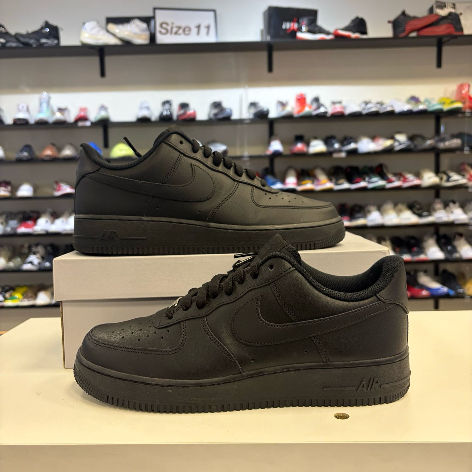 PO2 NIKE AIR FORCE 1 LOW BLACK SIZE 11