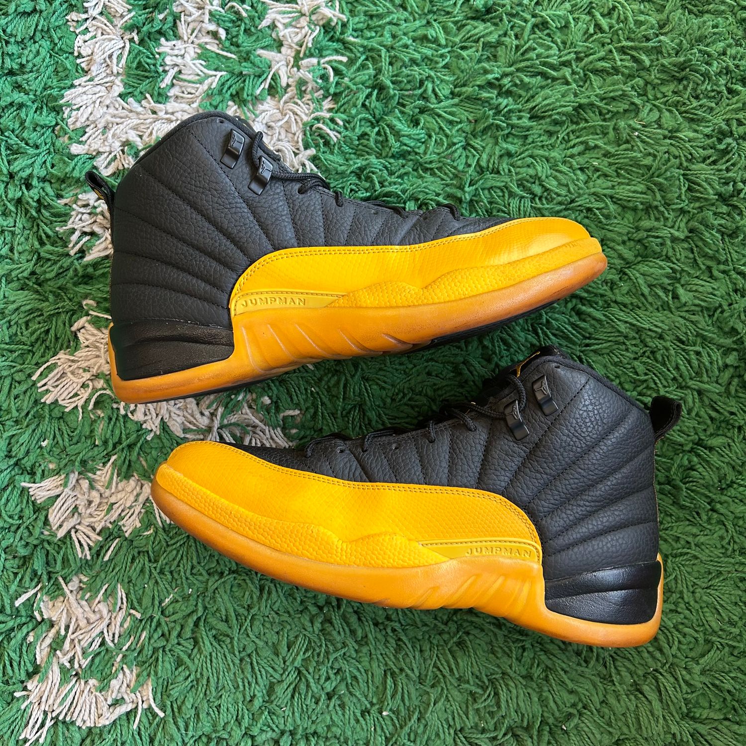 PO NB2 AIR JORDAN 12 BLACK UNIVERSITY GOLD (SX) SIZE 11