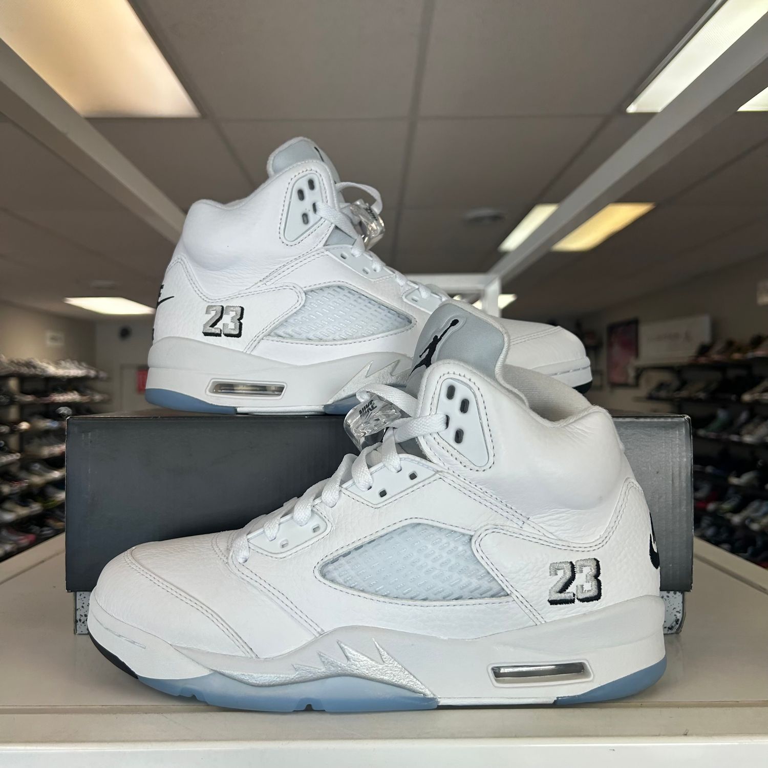 PO AIR JORDAN 5 WHITE METALLIC (2026) (SX) SIZE 8.5
