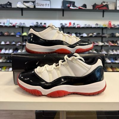 PO JORDAN 11 RETRO LOW CONCORD BRED SIZE 9.5