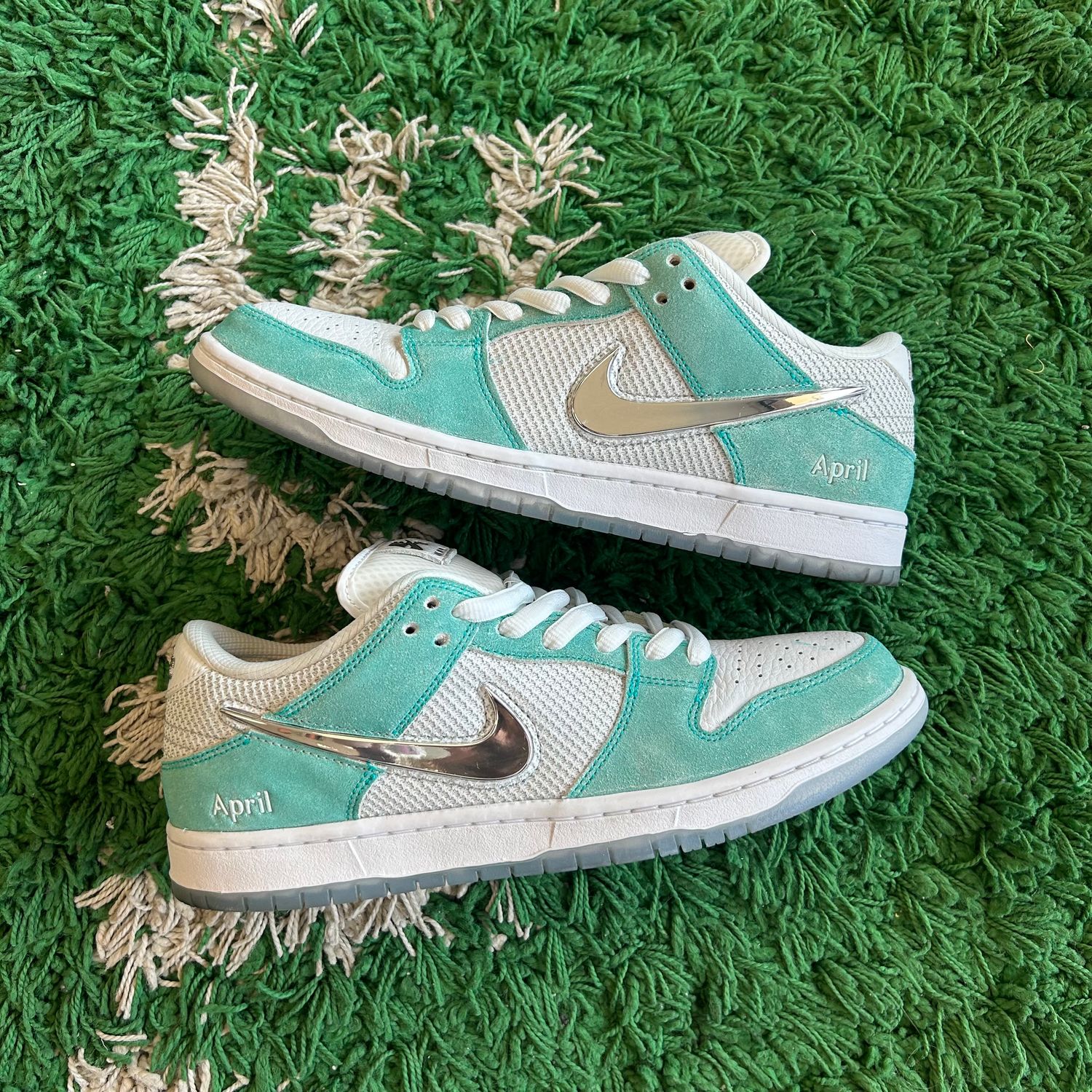 PO NB NIKE SB DUNK LOW APRIL SKATEBOARDS (SX) SIZE 10.5