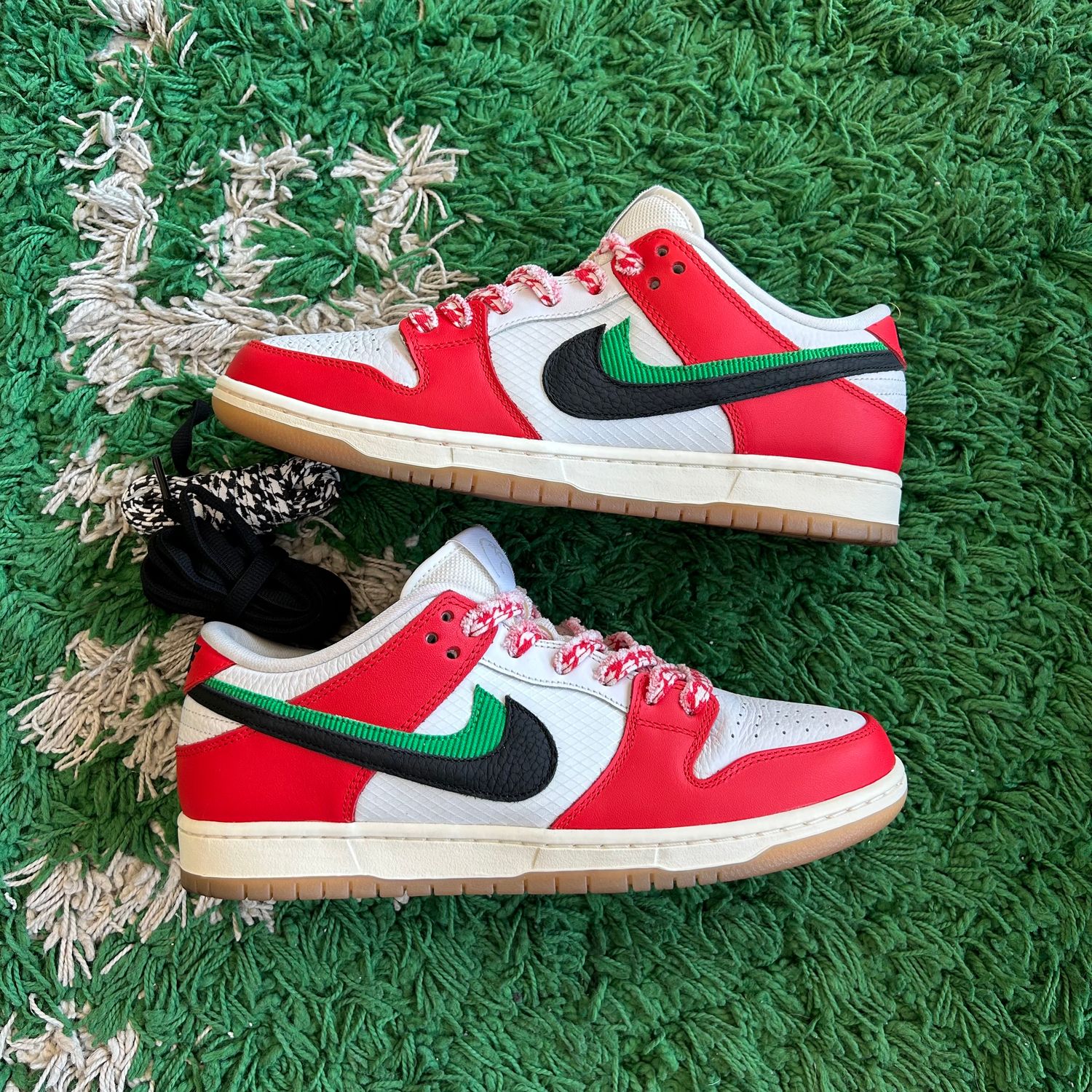 PO NB NIKE SB DUNK LOW FRAME SKATE HABIBI (SX) SIZE 10.5