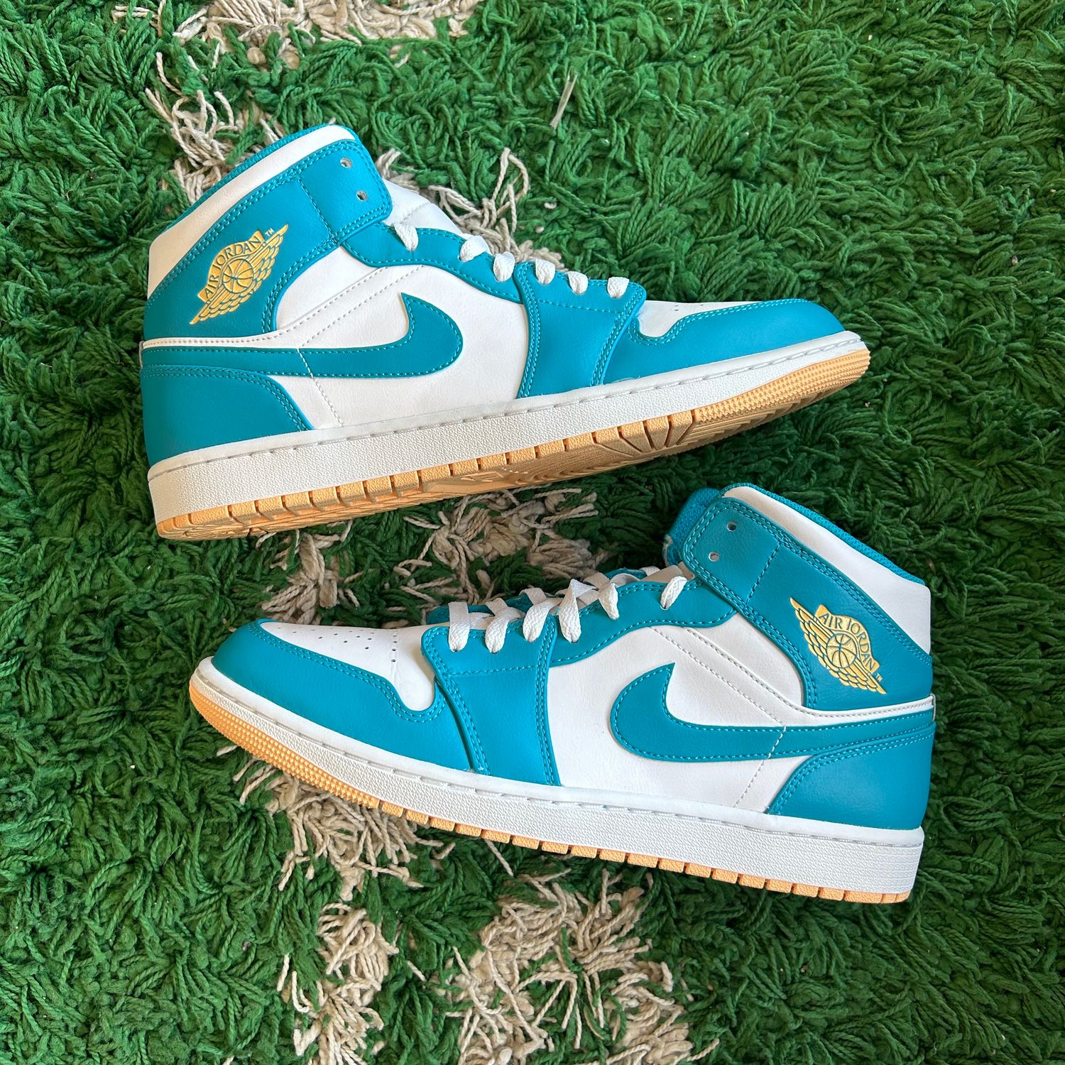 PO NB JORDAN 1 MID AQUATONE (SX) SIZE 11