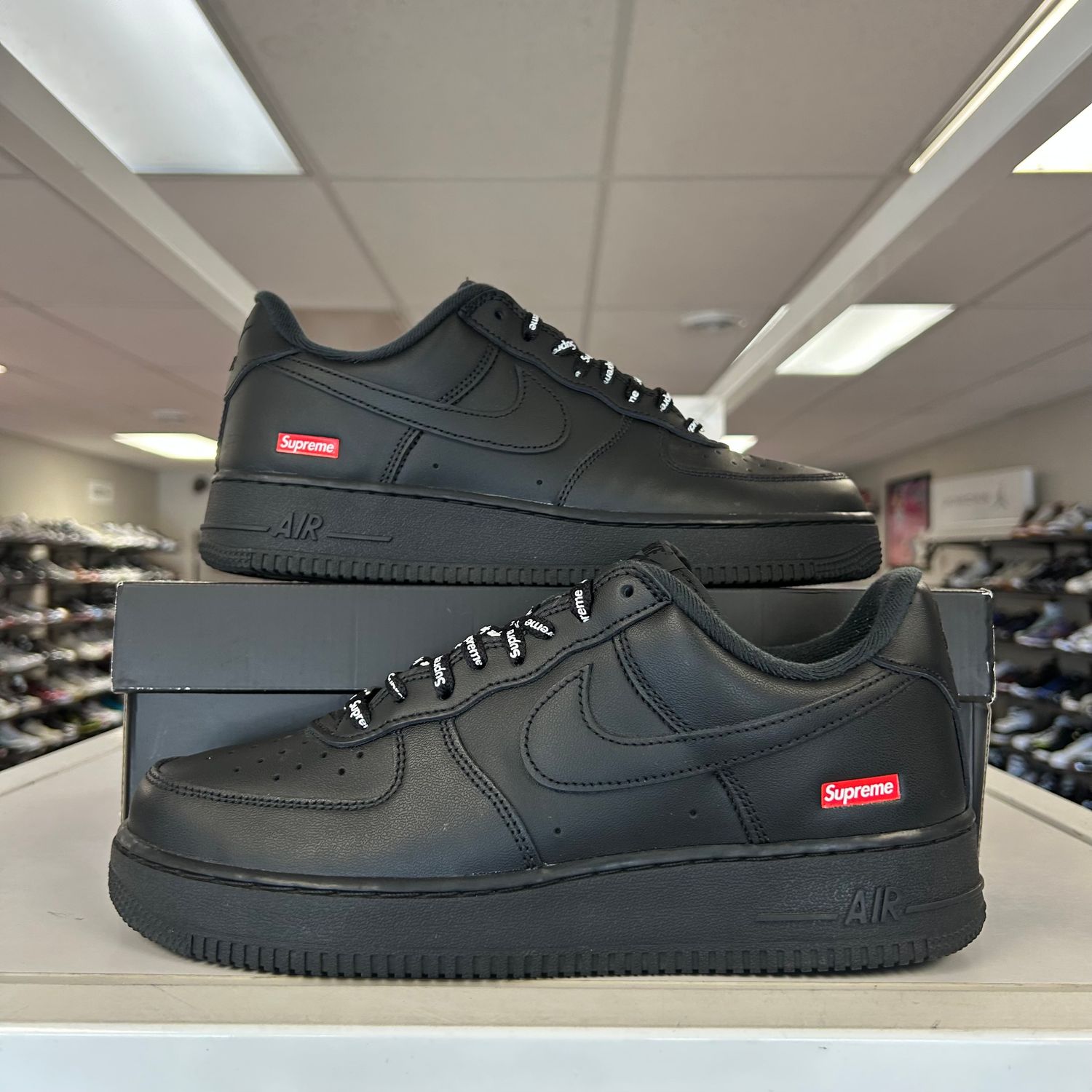 PO NIKE AIR FORCE 1 LOW SUPREME BLACK (SX) SIZE 9.5
