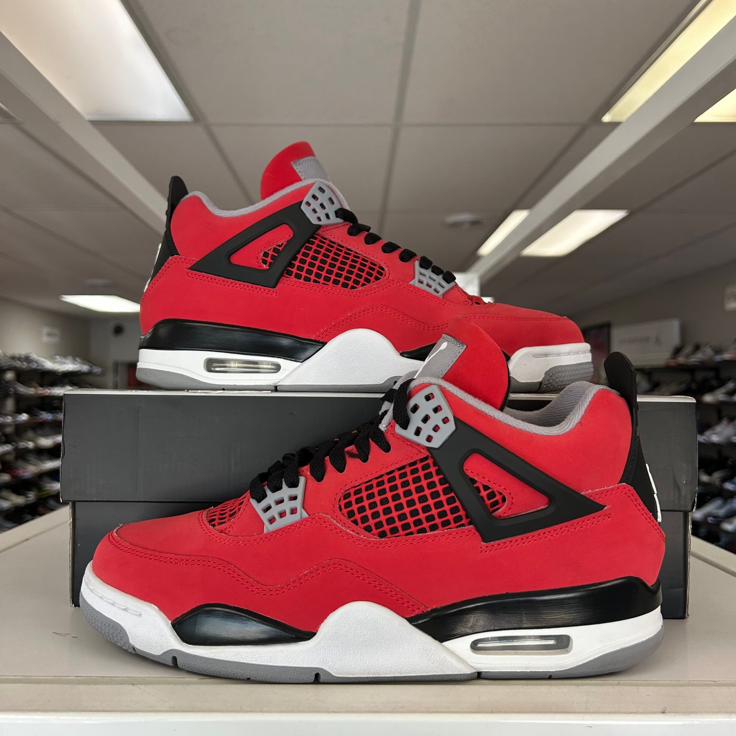 PO AIR JORDAN 4 TORO BRAVO (SX) SIZE 9.5