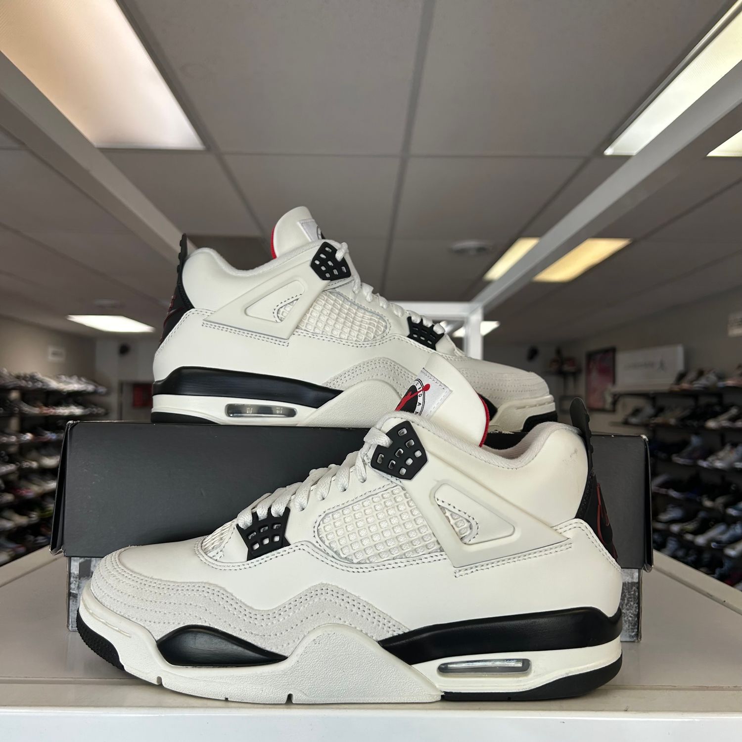 PO2 AIR JORDAN 4 RETRO FLIGHT CLUB (SX) SIZE 9.5