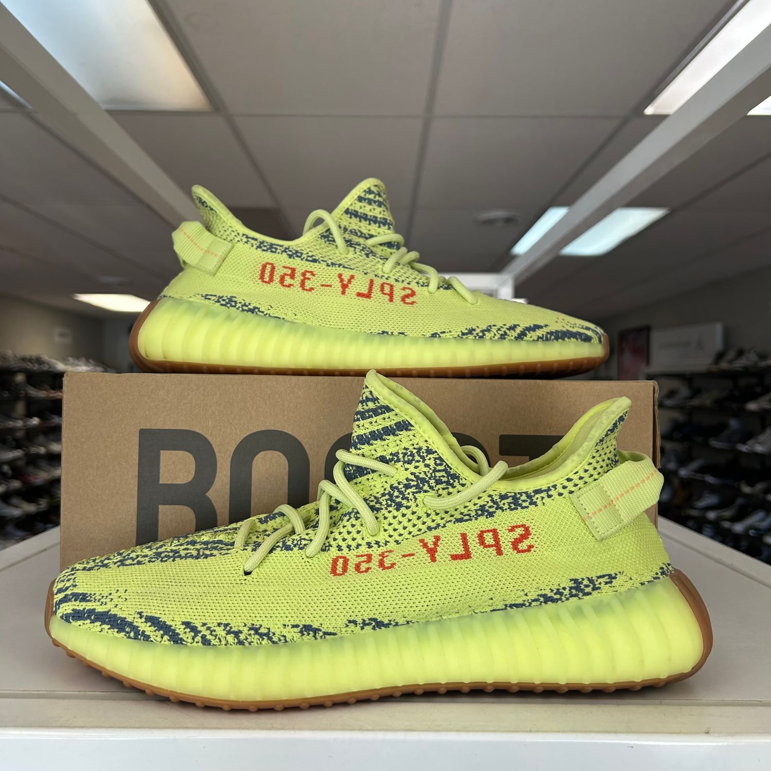 PO2 ADIDAS YEEZY BOOST 350 V2 SEMI FROZEN YELLOW (SX) SIZE 10.5