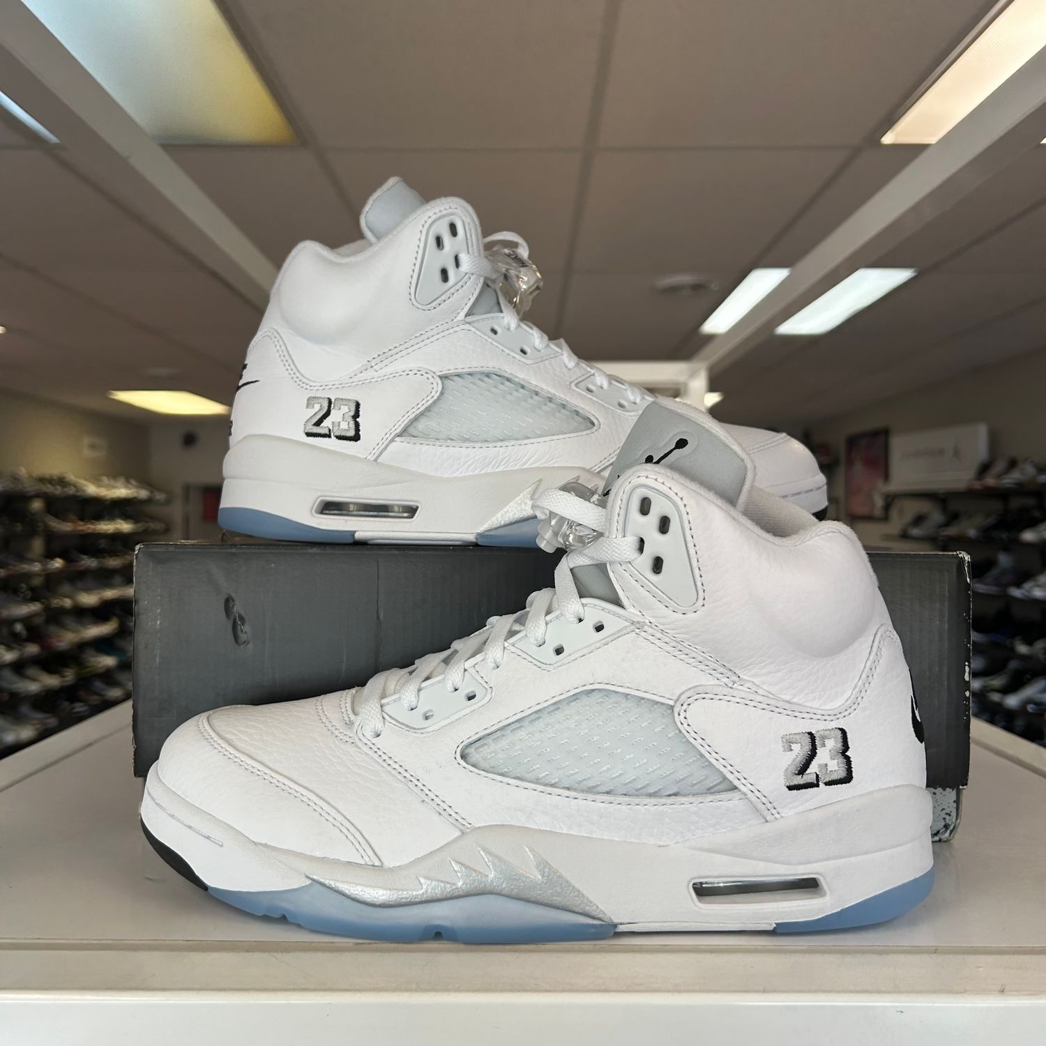 PO AIR JORDAN 5 WHITE METALLIC (2026) (SX) SIZE 9.5