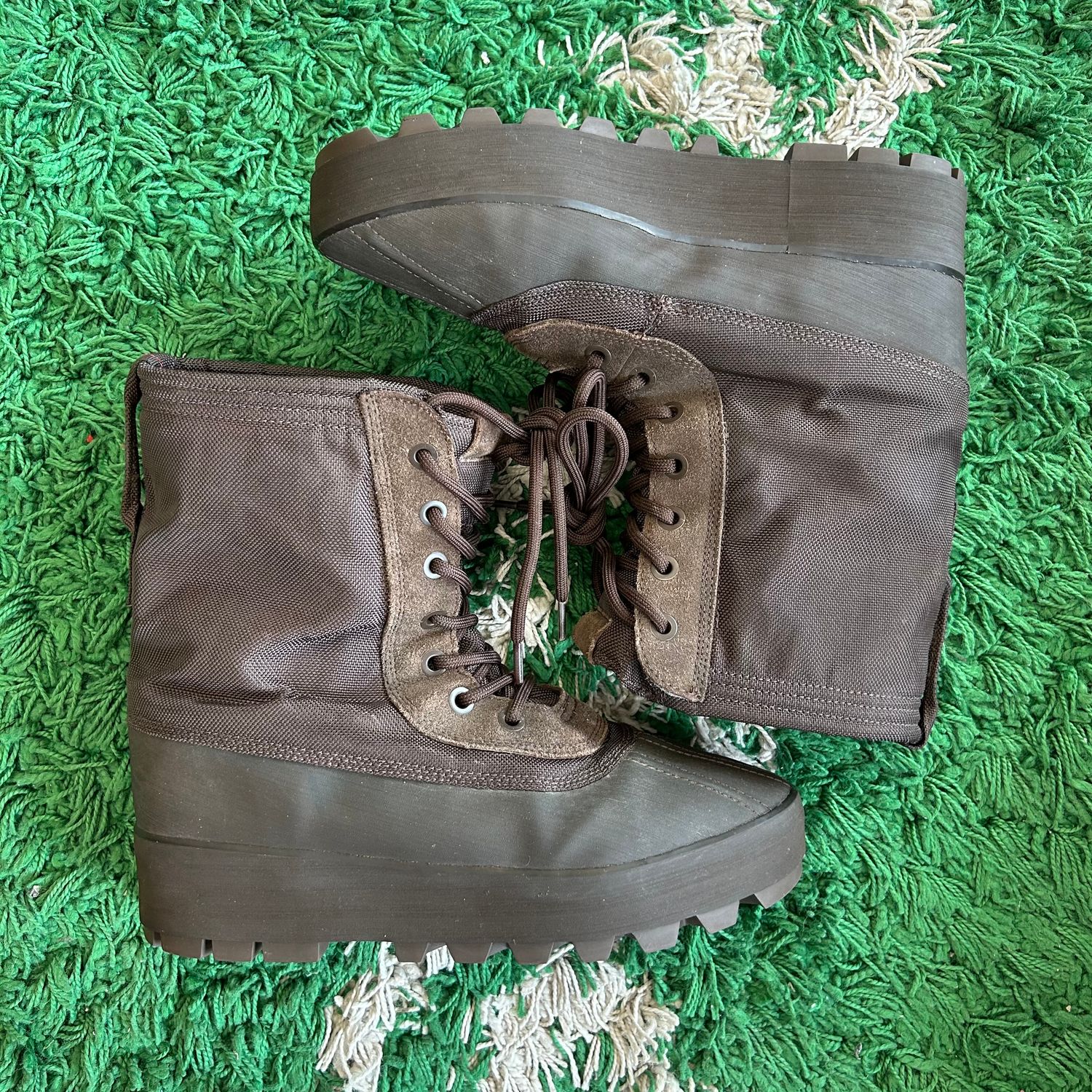 PO NB ADIDAS YEEZY 950 CHOCOLATE (SX) SIZE 10.5