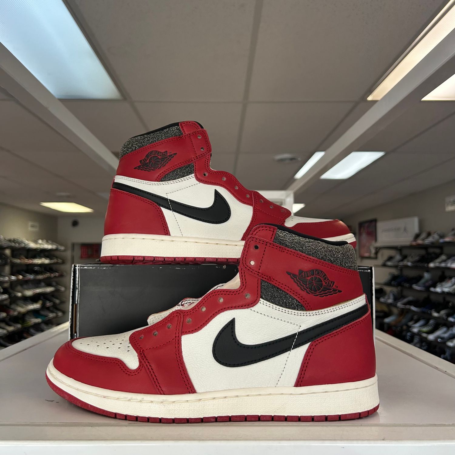 PO (NO LID) AIR JORDAN 1 LOST AND FOUND CHICAGO (SX) SIZE 11