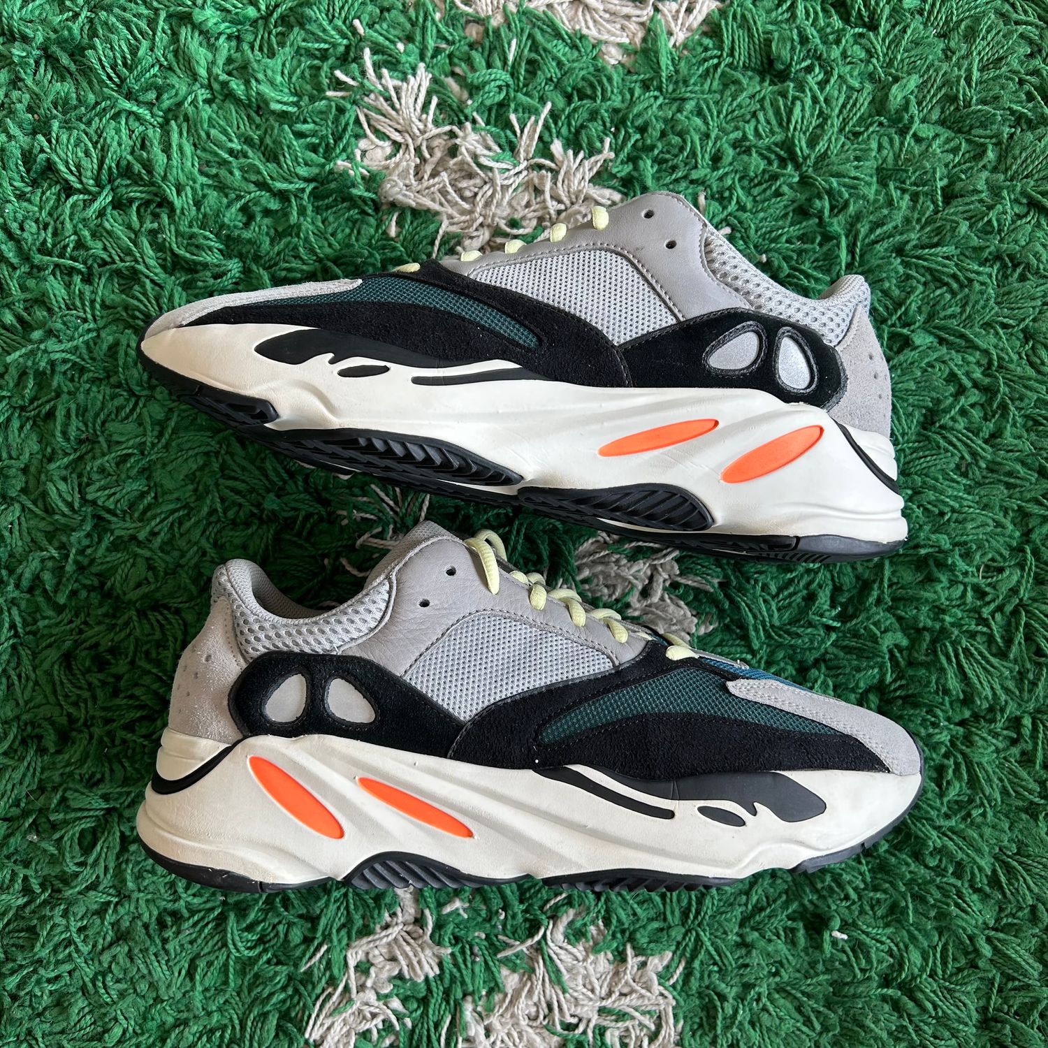 PO NB ADIDAS YEEZY 700 WAVERUNNER (SX) SIZE 11