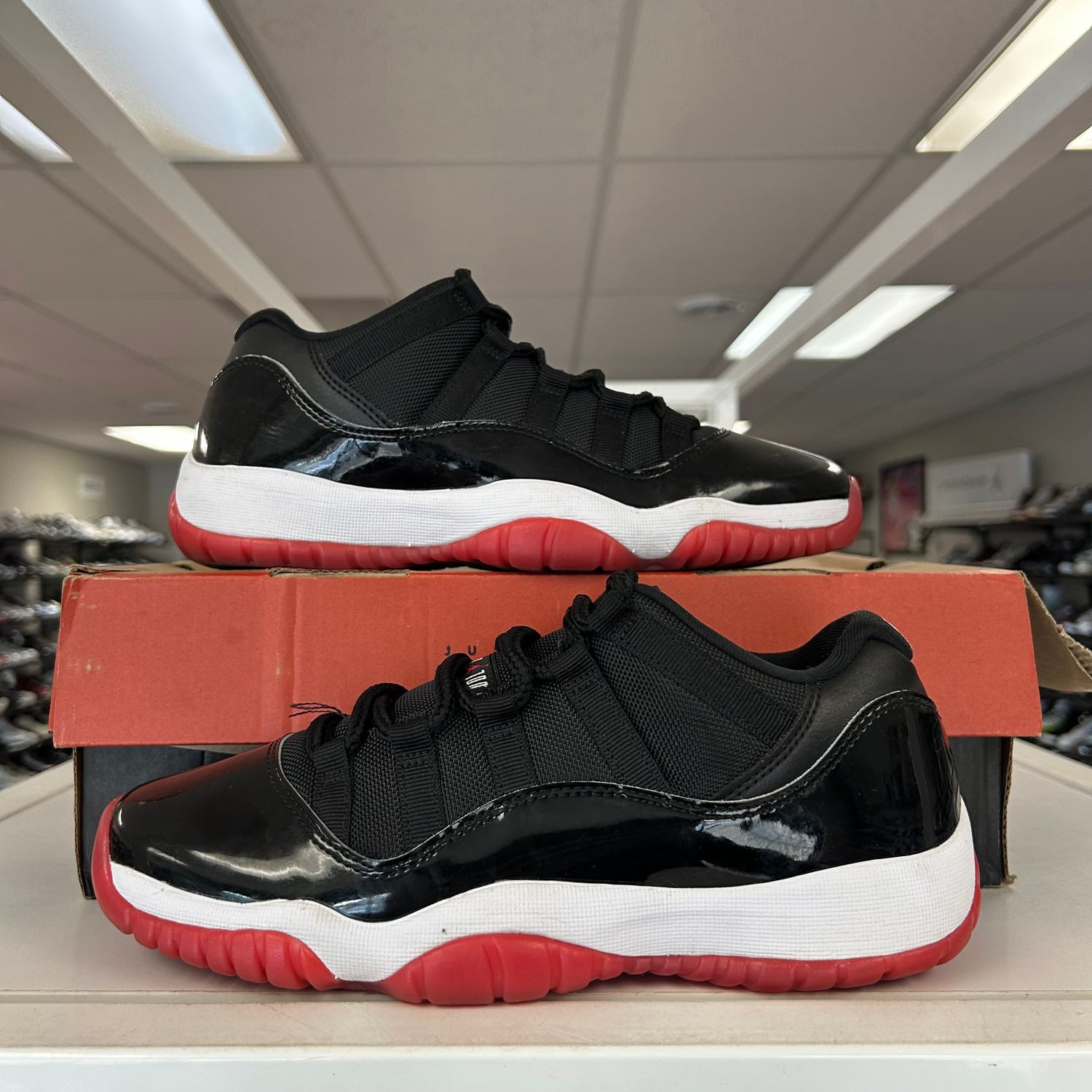 PO AIR JORDAN 11 RETRO LOW BRED (GS) (2025) (SX) SIZE 7Y