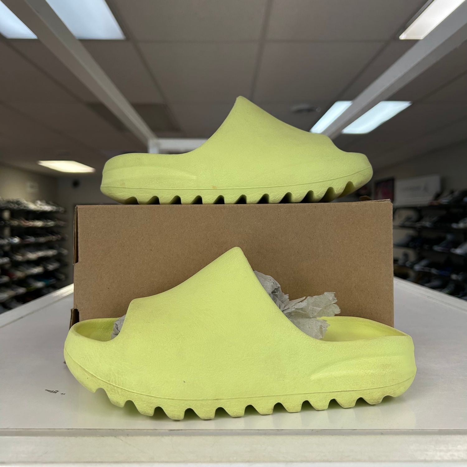 PO ADIDAS YEEZY SLIDE GLOW GREEN (2022) (KIDS) (SX) SIZE 3