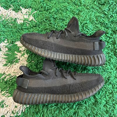 PO ADIDAS YEEZY BOOST 350 V2 ONYX (SX) SIZE 8